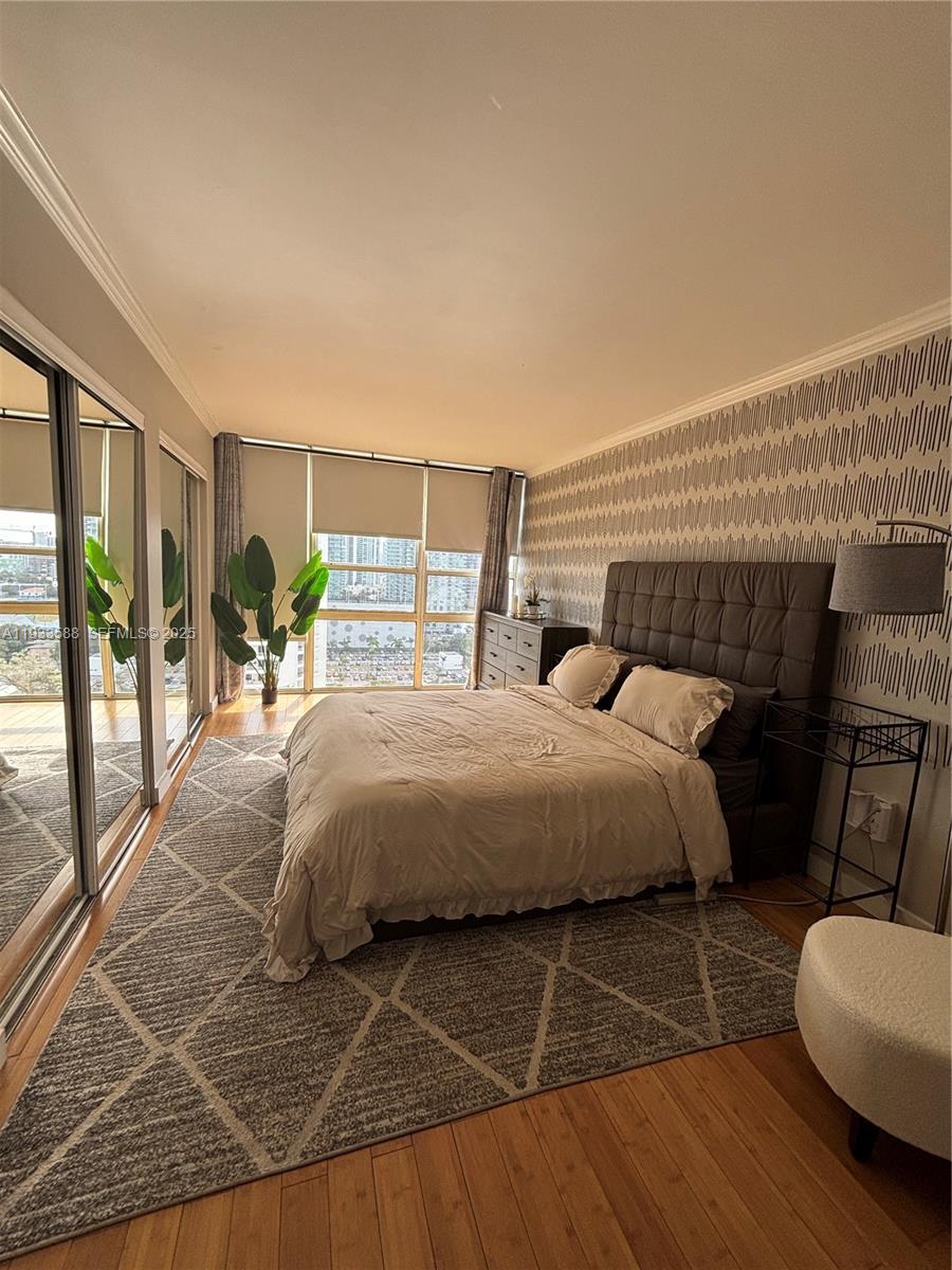 image Charter Club11