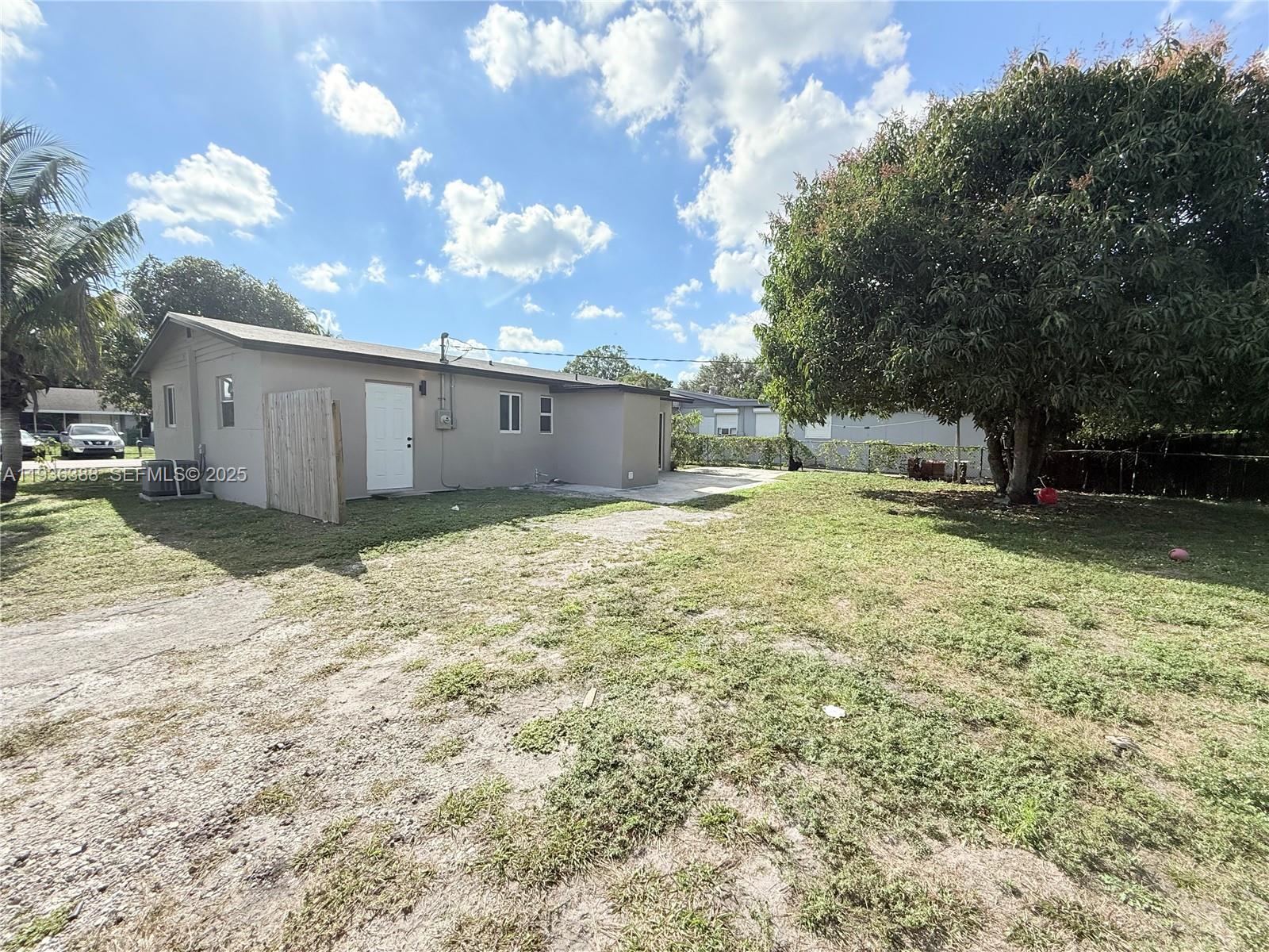 7821 NW 30th St Davie, FL 33024