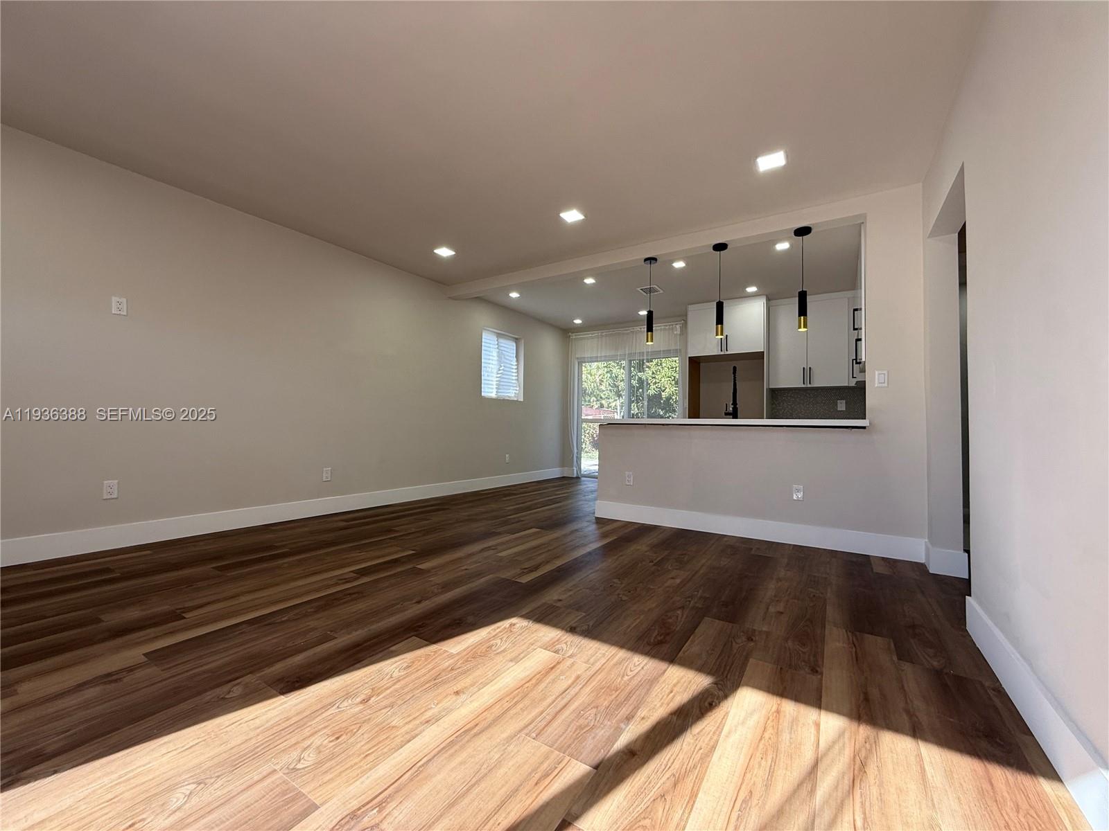 7821 NW 30th St Davie, FL 33024