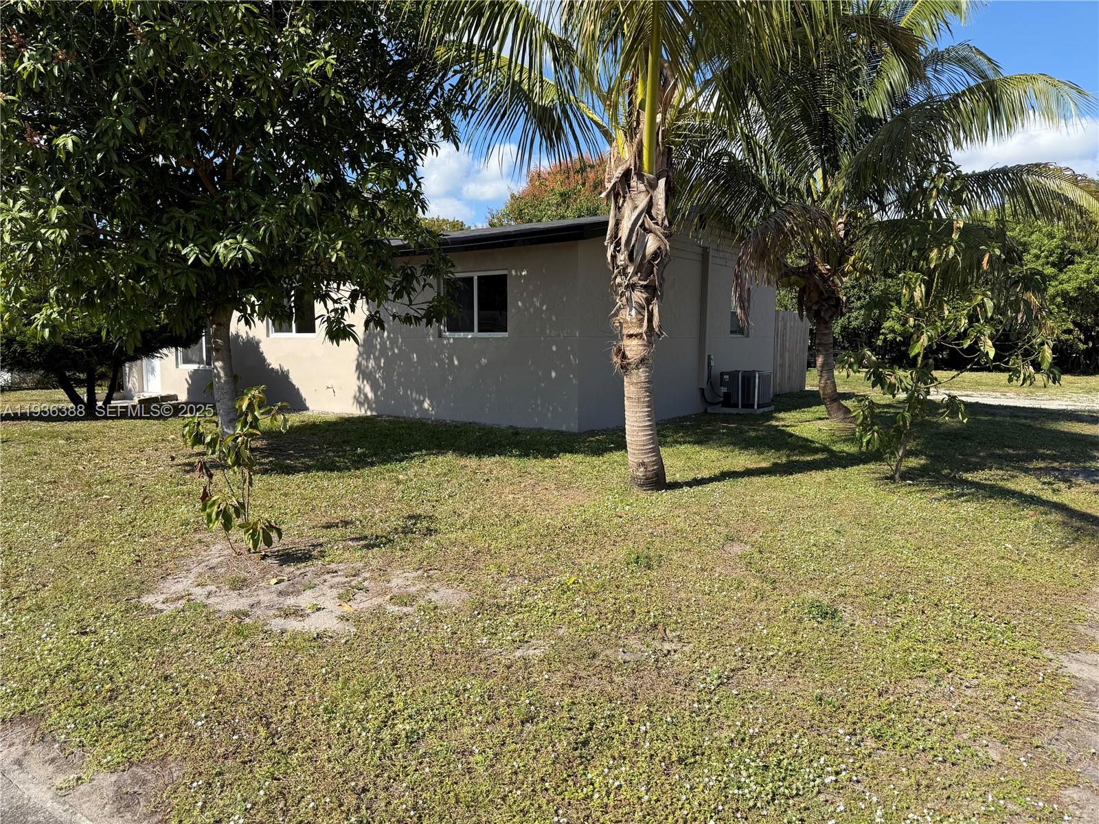 7821 NW 30th St Davie, FL 33024
