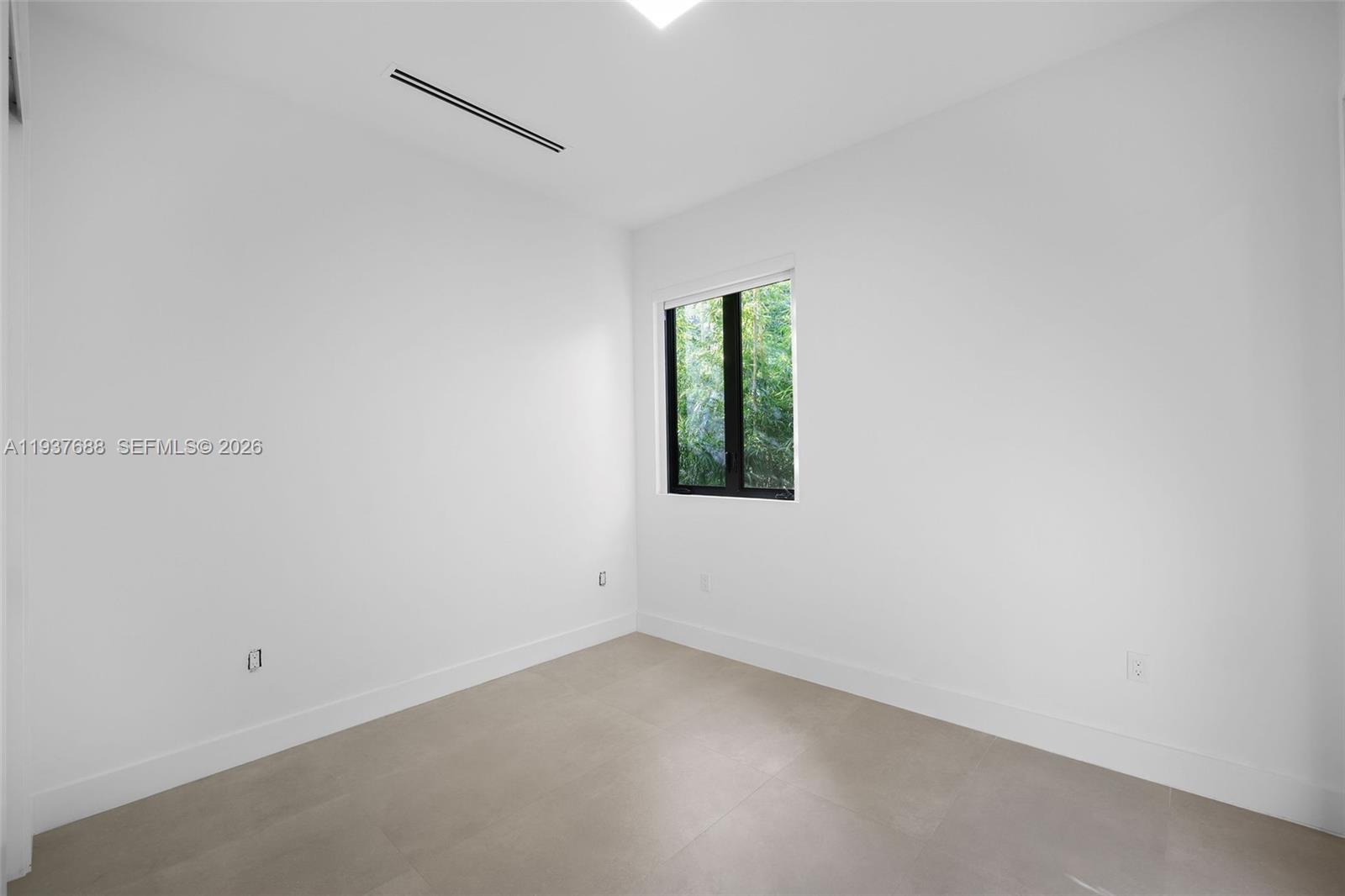 3063 Elizabeth St Miami, FL 33133