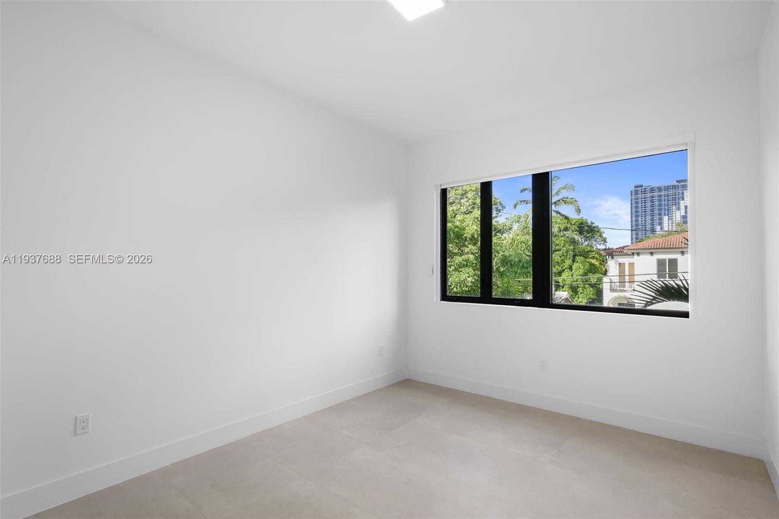 3063 Elizabeth St Miami, FL 33133