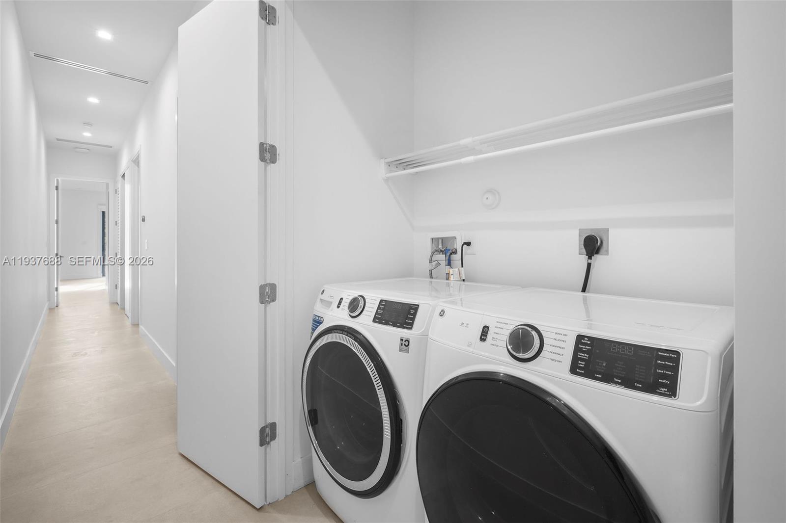 3063 Elizabeth St Miami, FL 33133