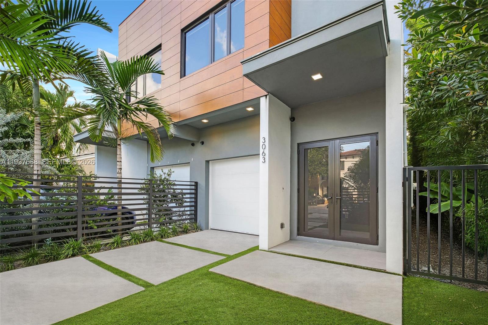 3063 Elizabeth St Miami, FL 33133