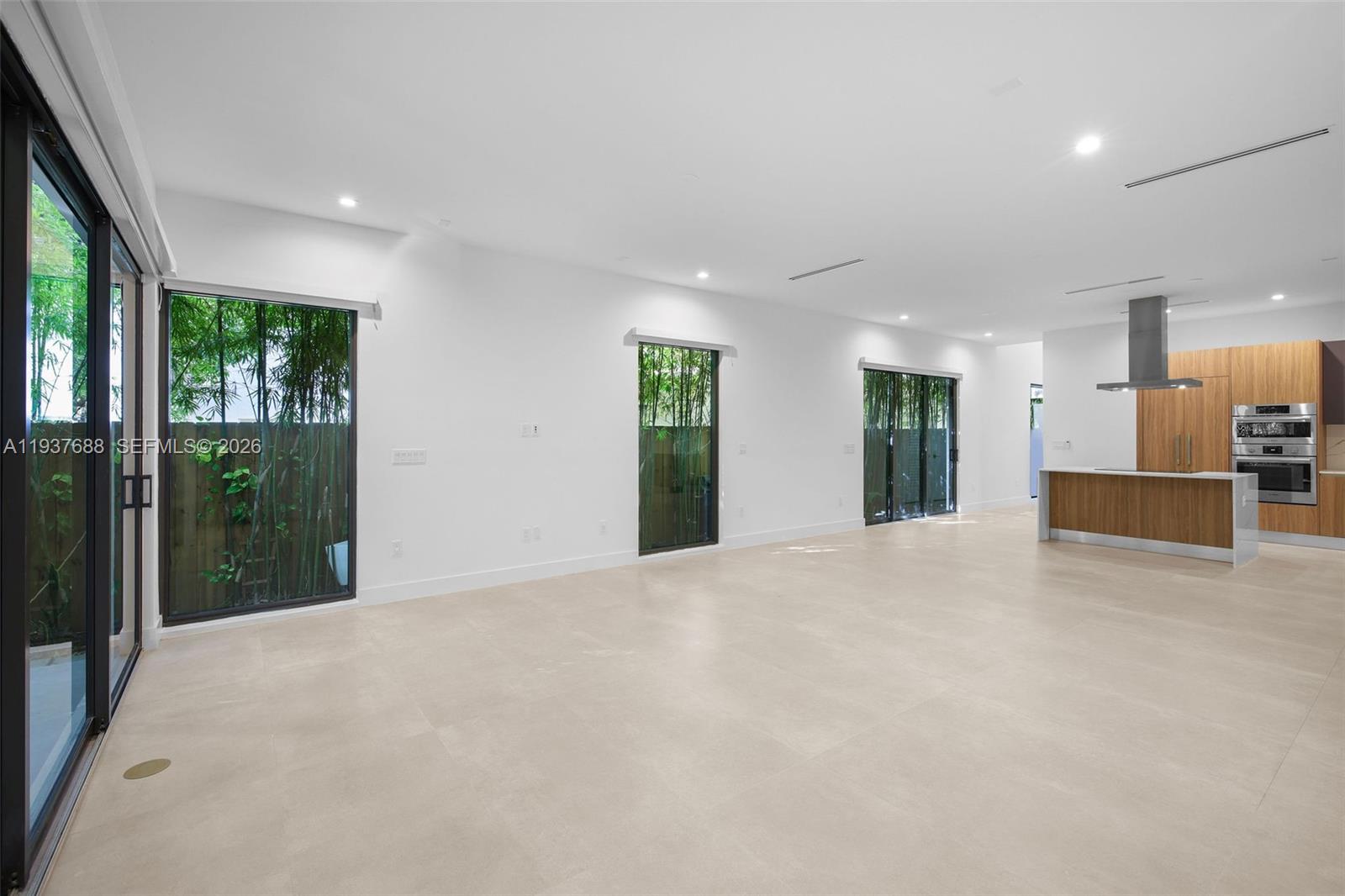 3063 Elizabeth St Miami, FL 33133