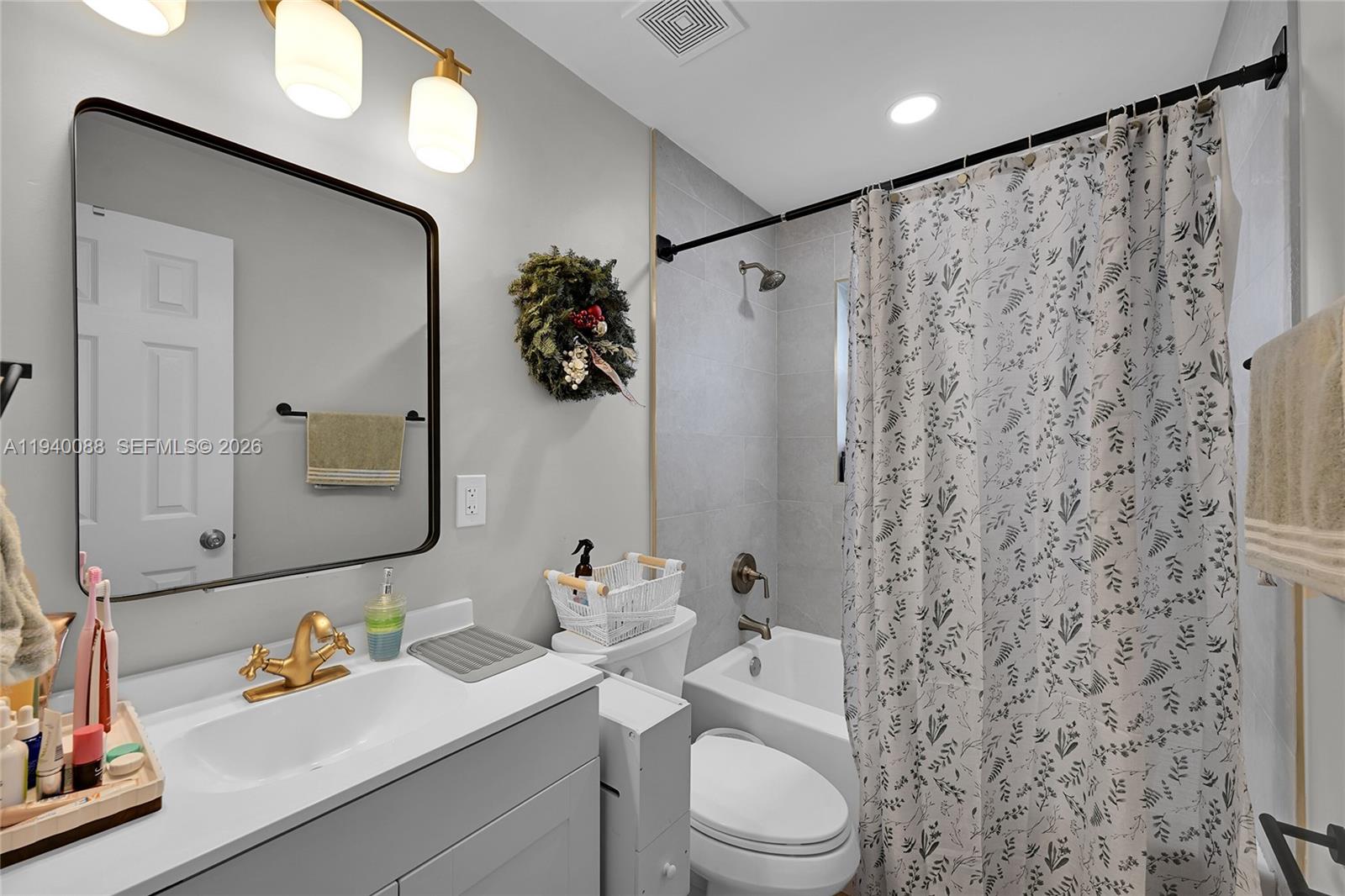 700 NW 18th St Fort Lauderdale, FL 33311