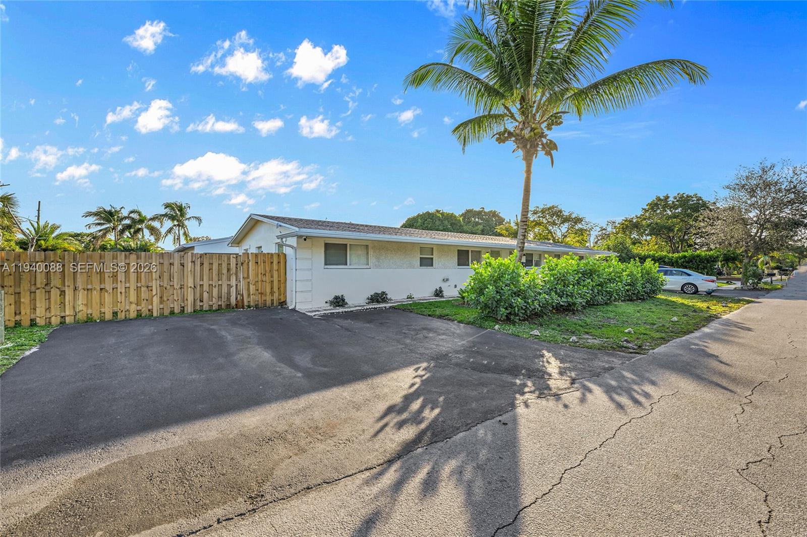 700 NW 18th St Fort Lauderdale, FL 33311