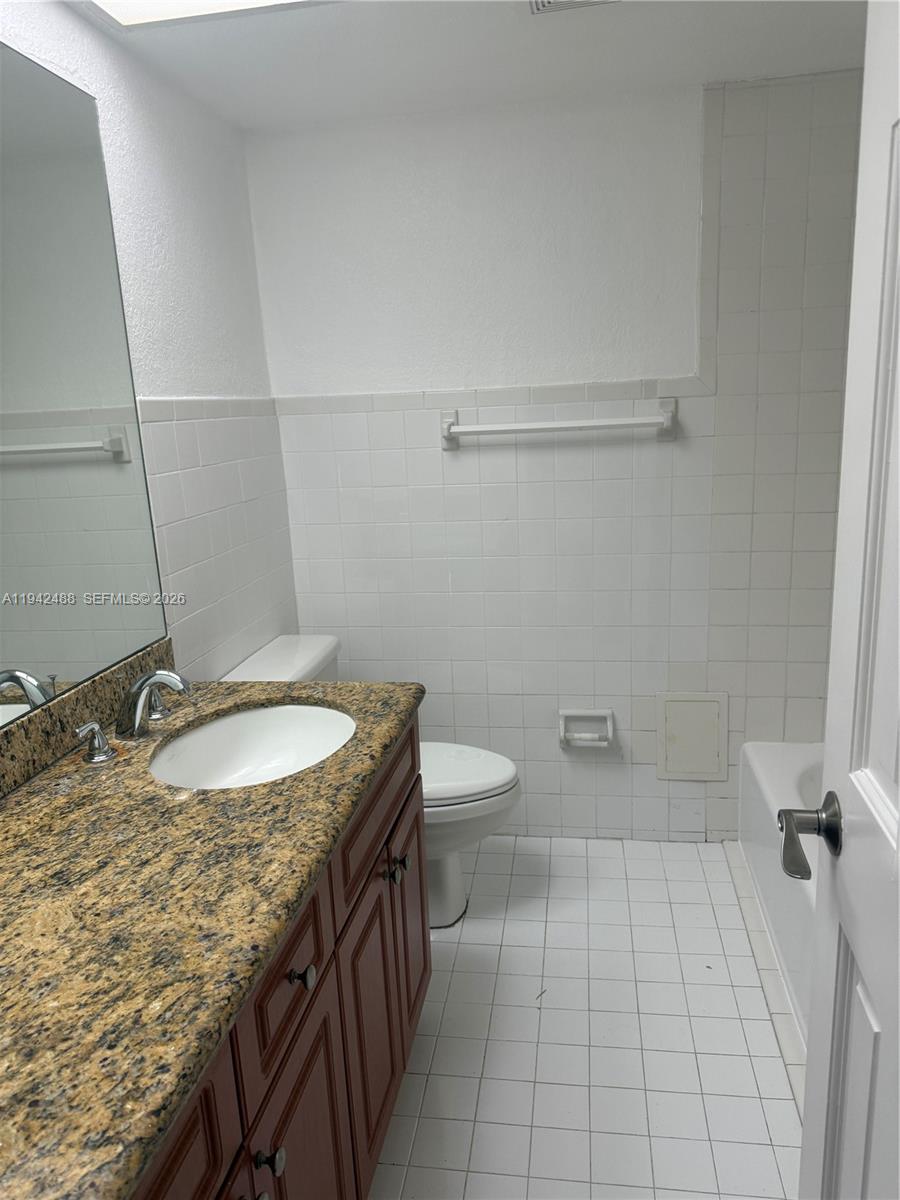 6703 N Kendall Dr #409 Pinecrest, FL 33156