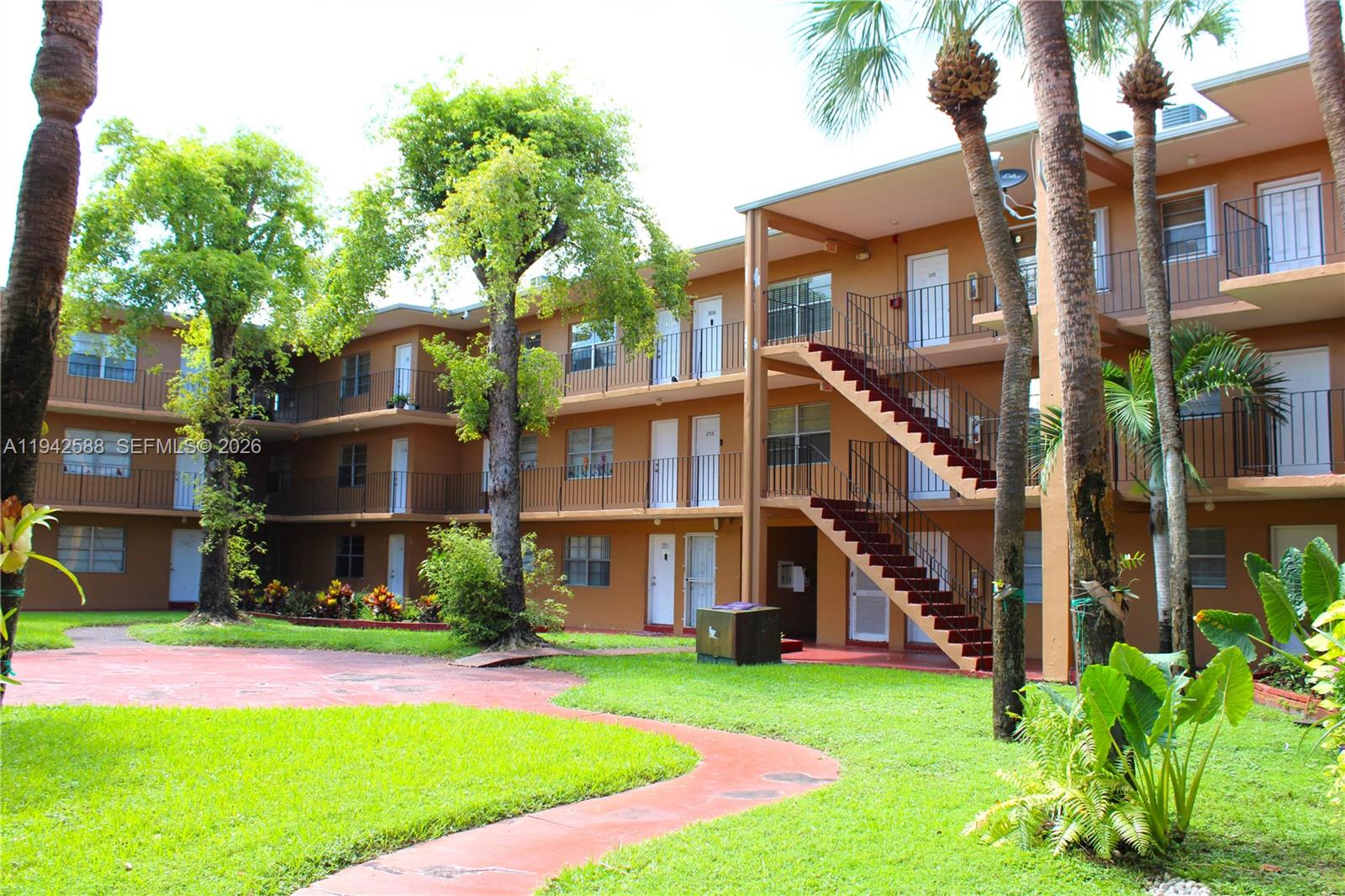 1280 W 54th St #308B