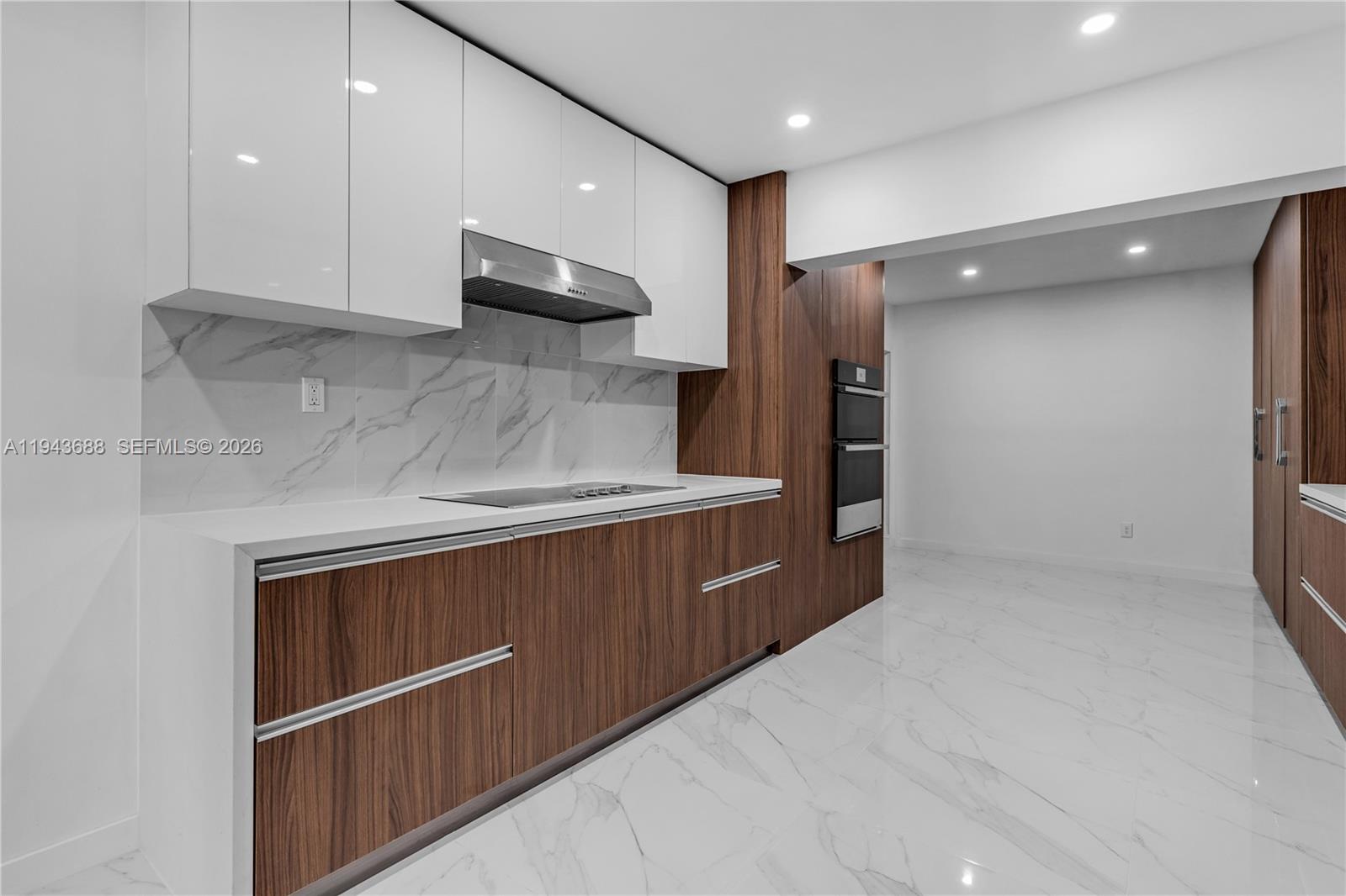 12525 SW 68th Ct Pinecrest, FL 33156