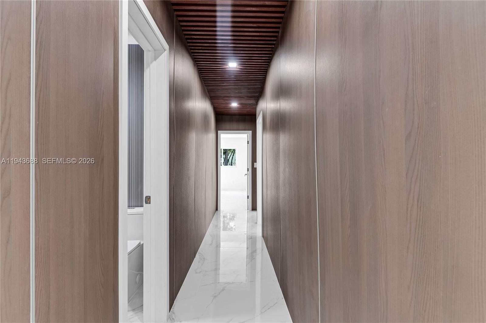 12525 SW 68th Ct Pinecrest, FL 33156