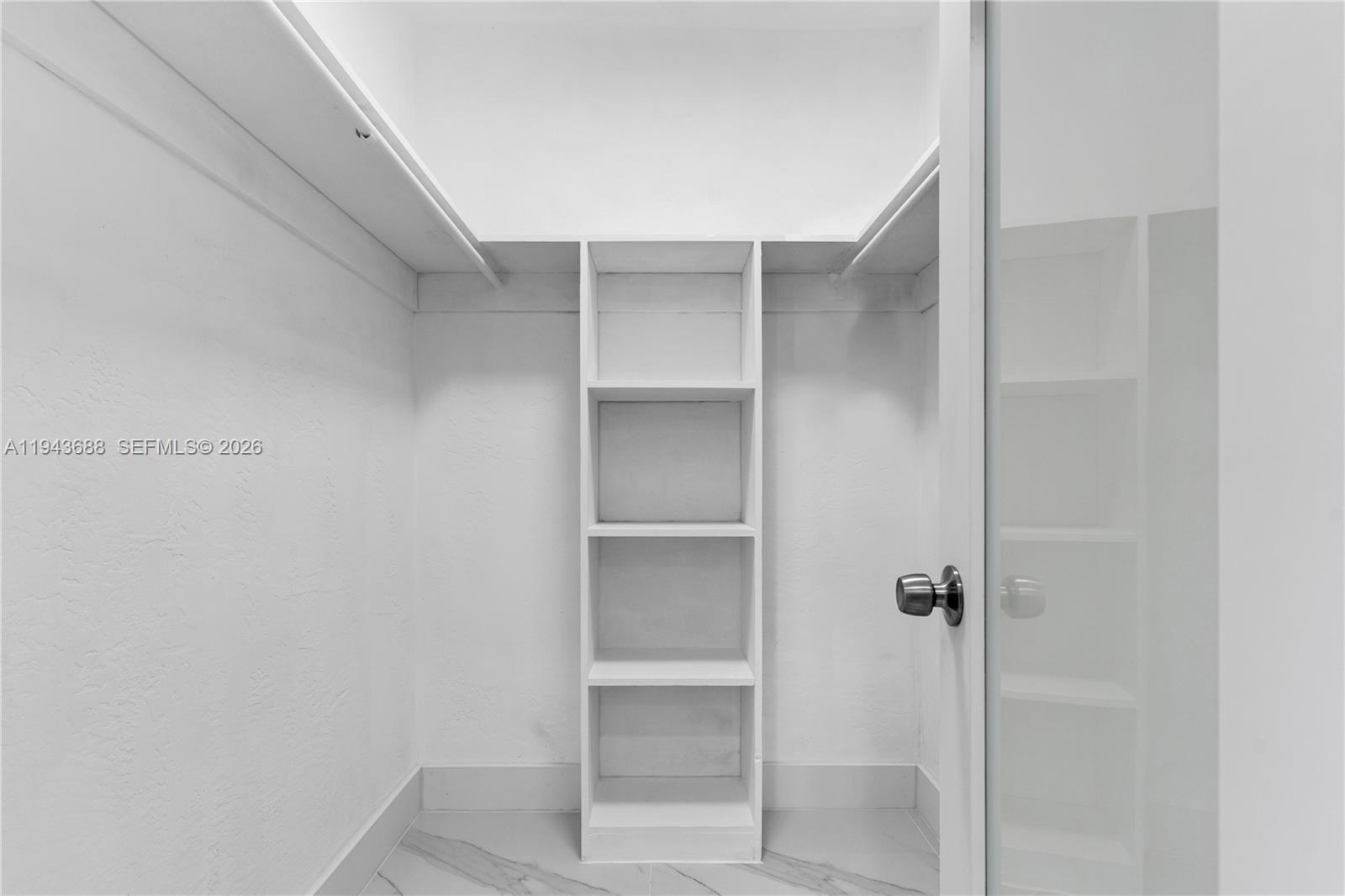 12525 SW 68th Ct Pinecrest, FL 33156