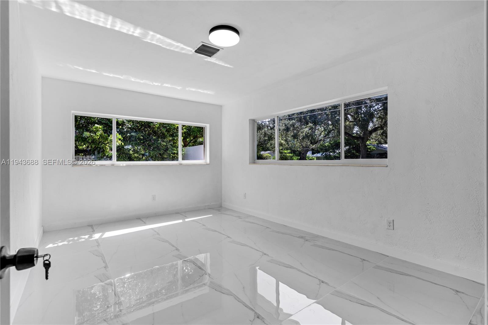 12525 SW 68th Ct Pinecrest, FL 33156