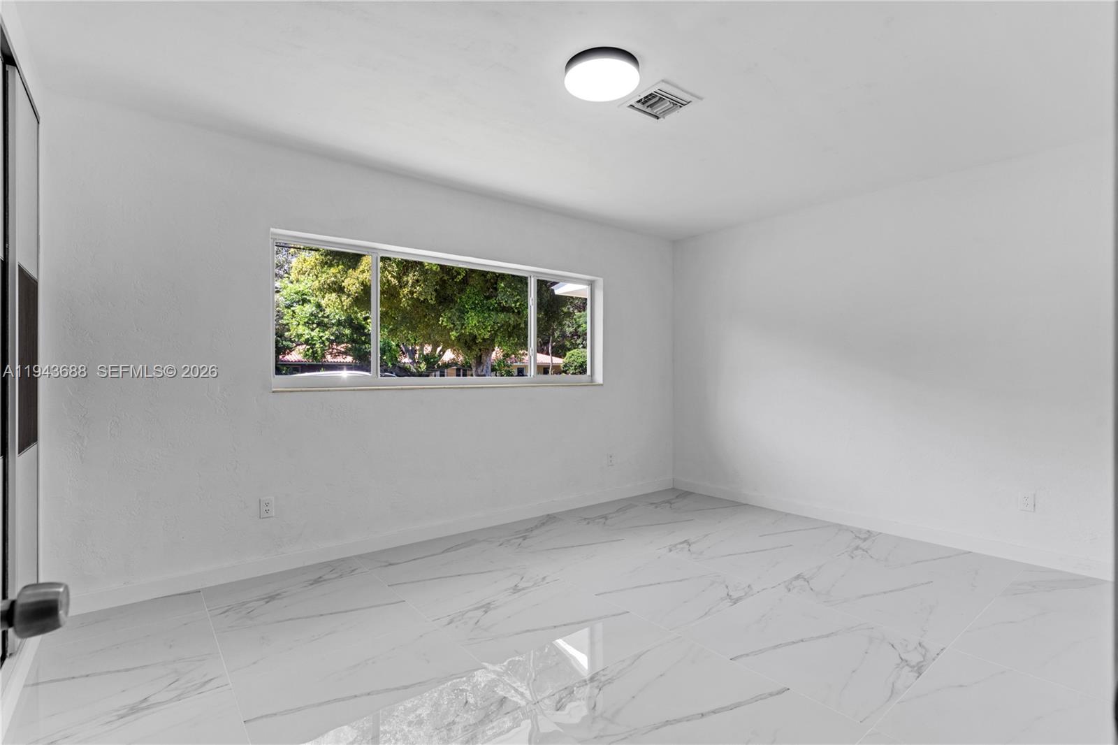 12525 SW 68th Ct Pinecrest, FL 33156