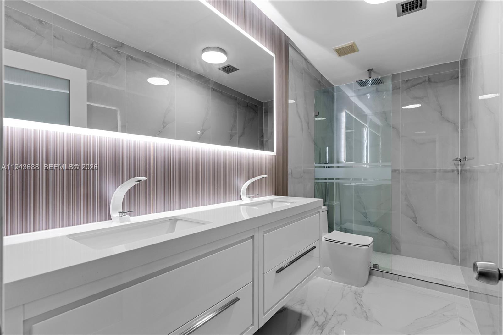 12525 SW 68th Ct Pinecrest, FL 33156