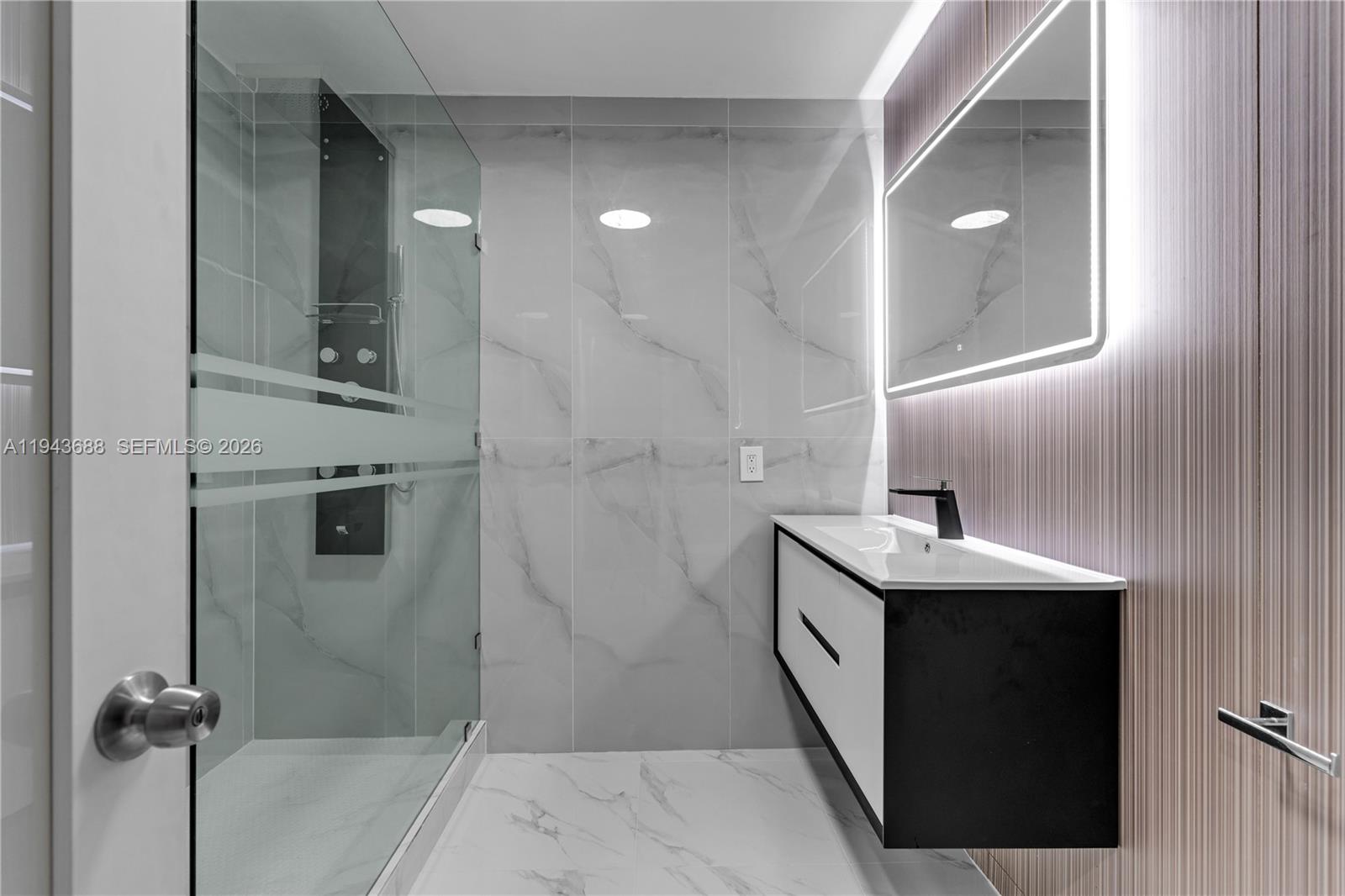 12525 SW 68th Ct Pinecrest, FL 33156