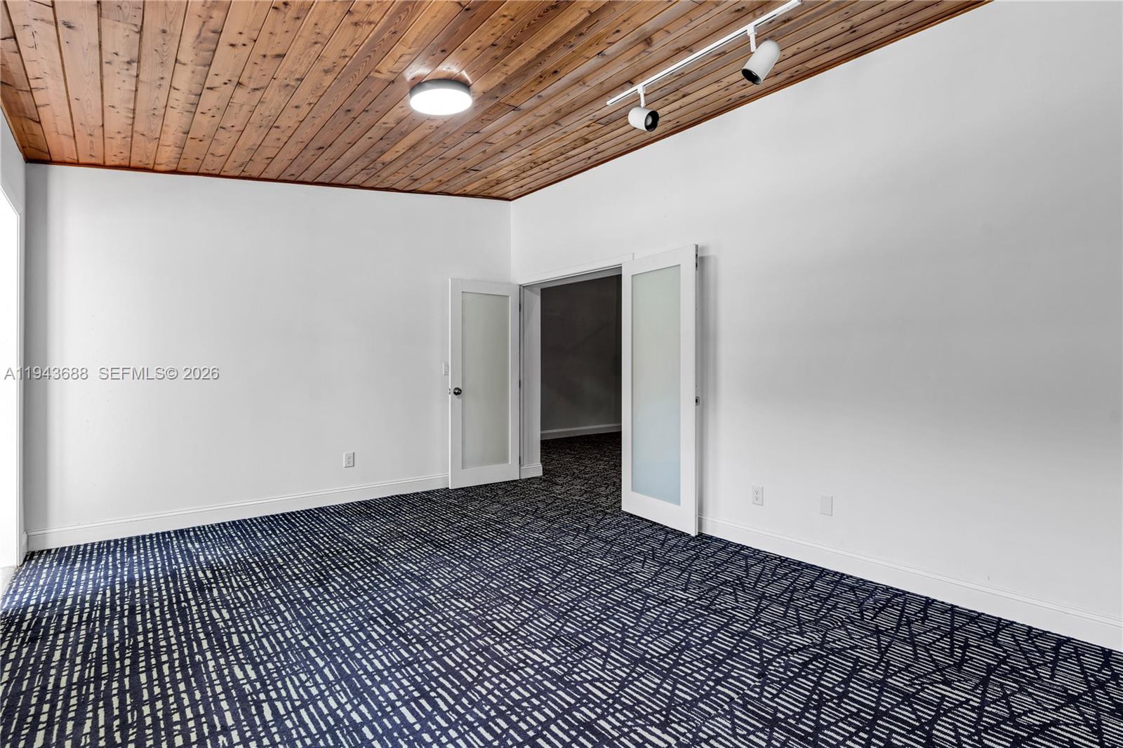 12525 SW 68th Ct Pinecrest, FL 33156