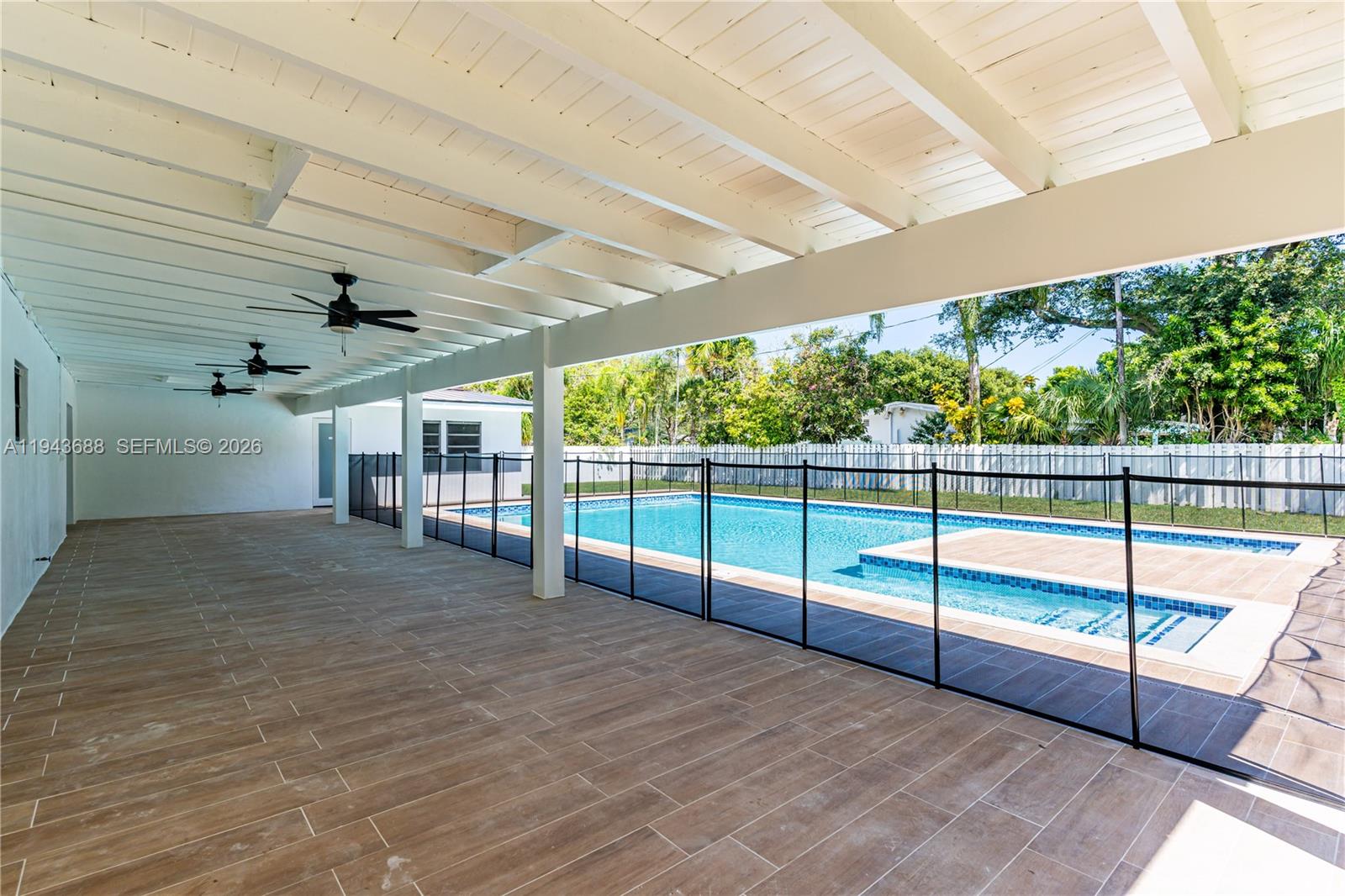 12525 SW 68th Ct Pinecrest, FL 33156