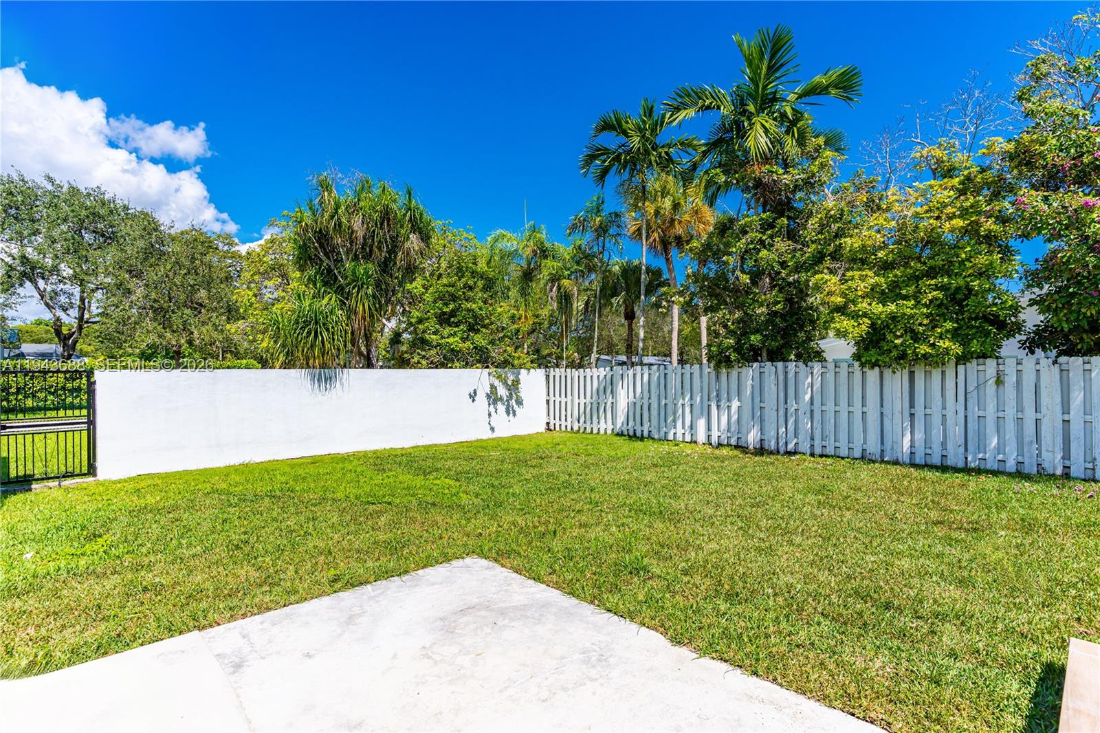 12525 SW 68th Ct Pinecrest, FL 33156