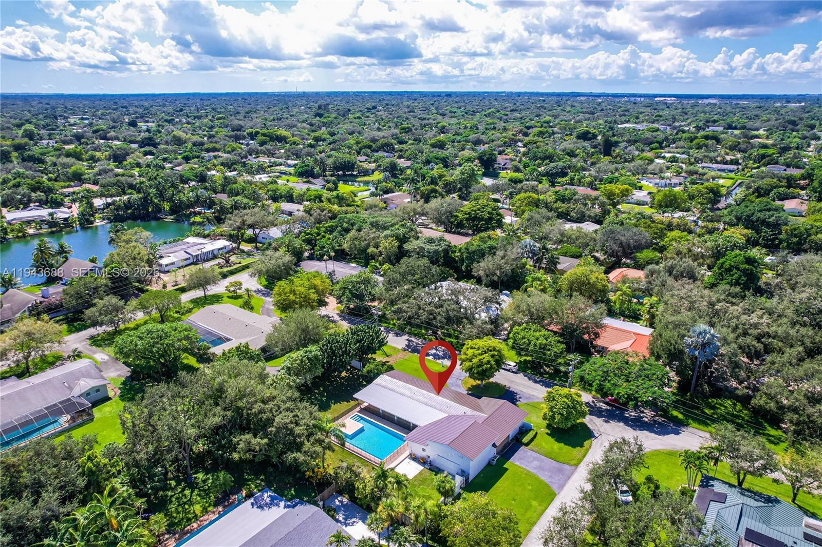 12525 SW 68th Ct Pinecrest, FL 33156