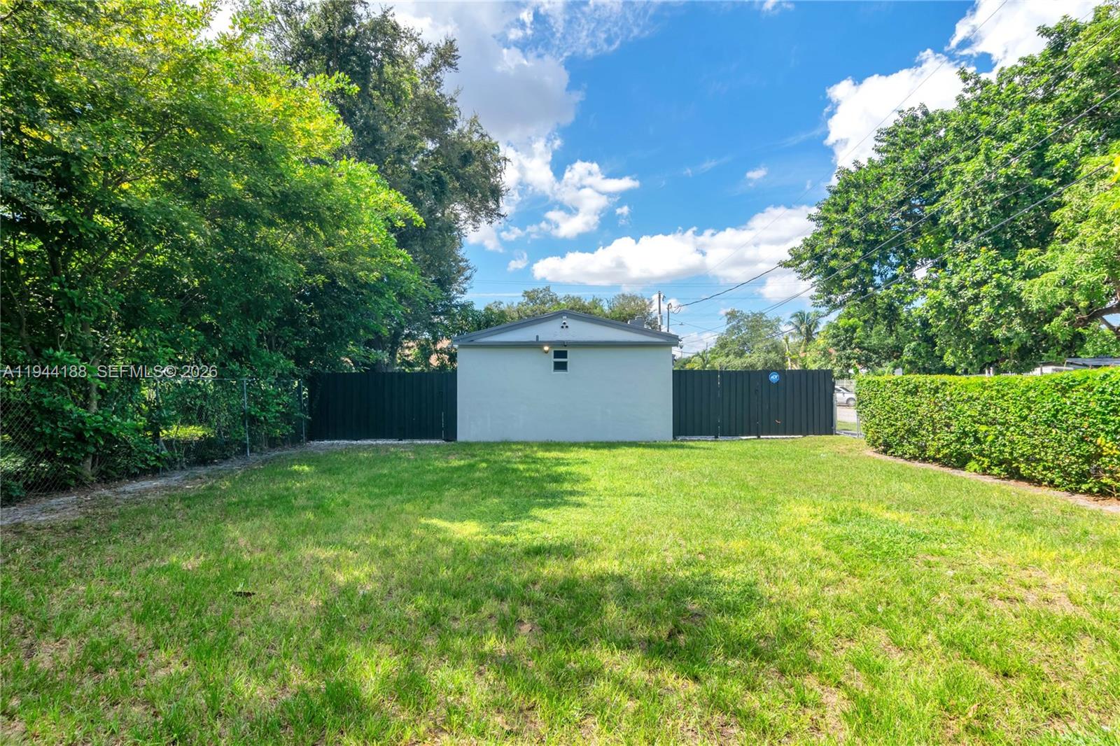 9398 NW 4th Ave Miami, FL 33150