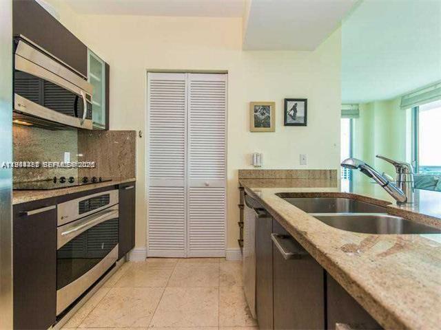 image Gallery Art Condos11