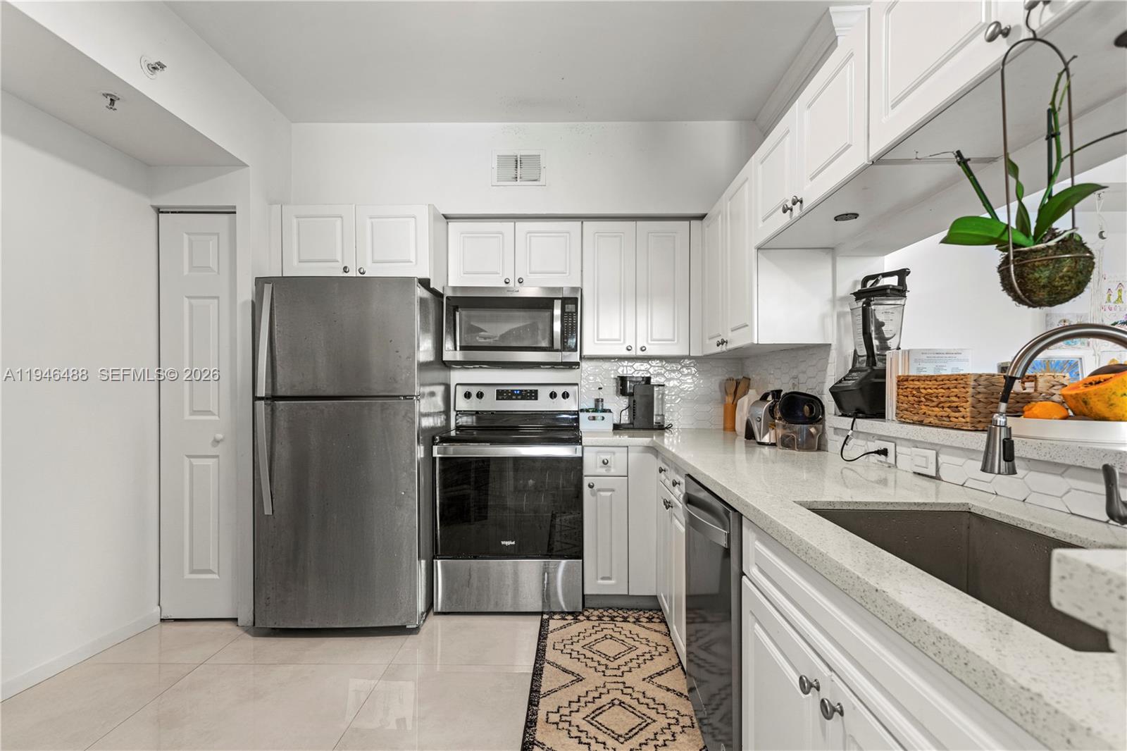 image Porto Bellagio Condo3