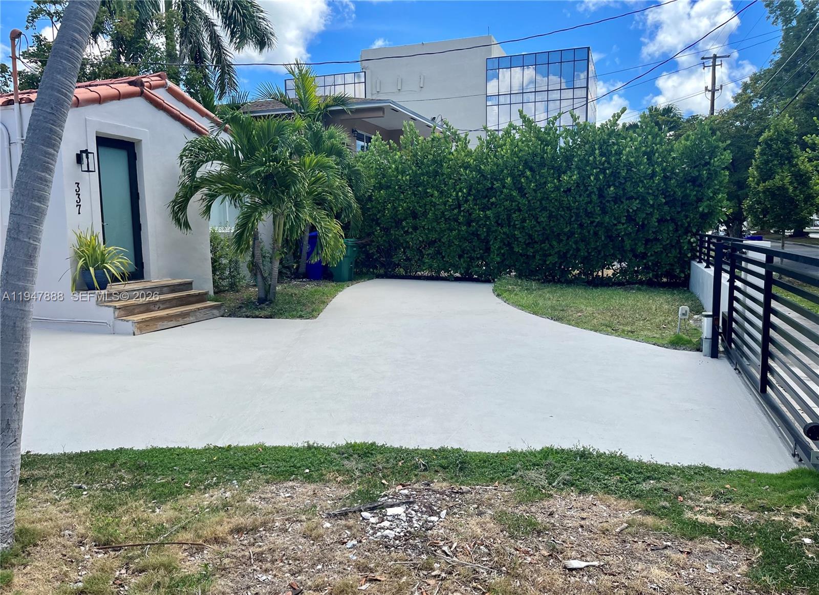 337 SW 23rd Rd Miami, FL 33129
