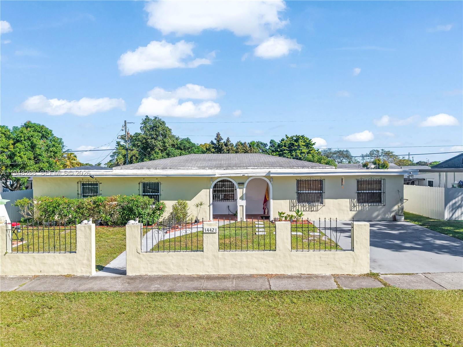 14421 Harrison St Miami, FL 33176
