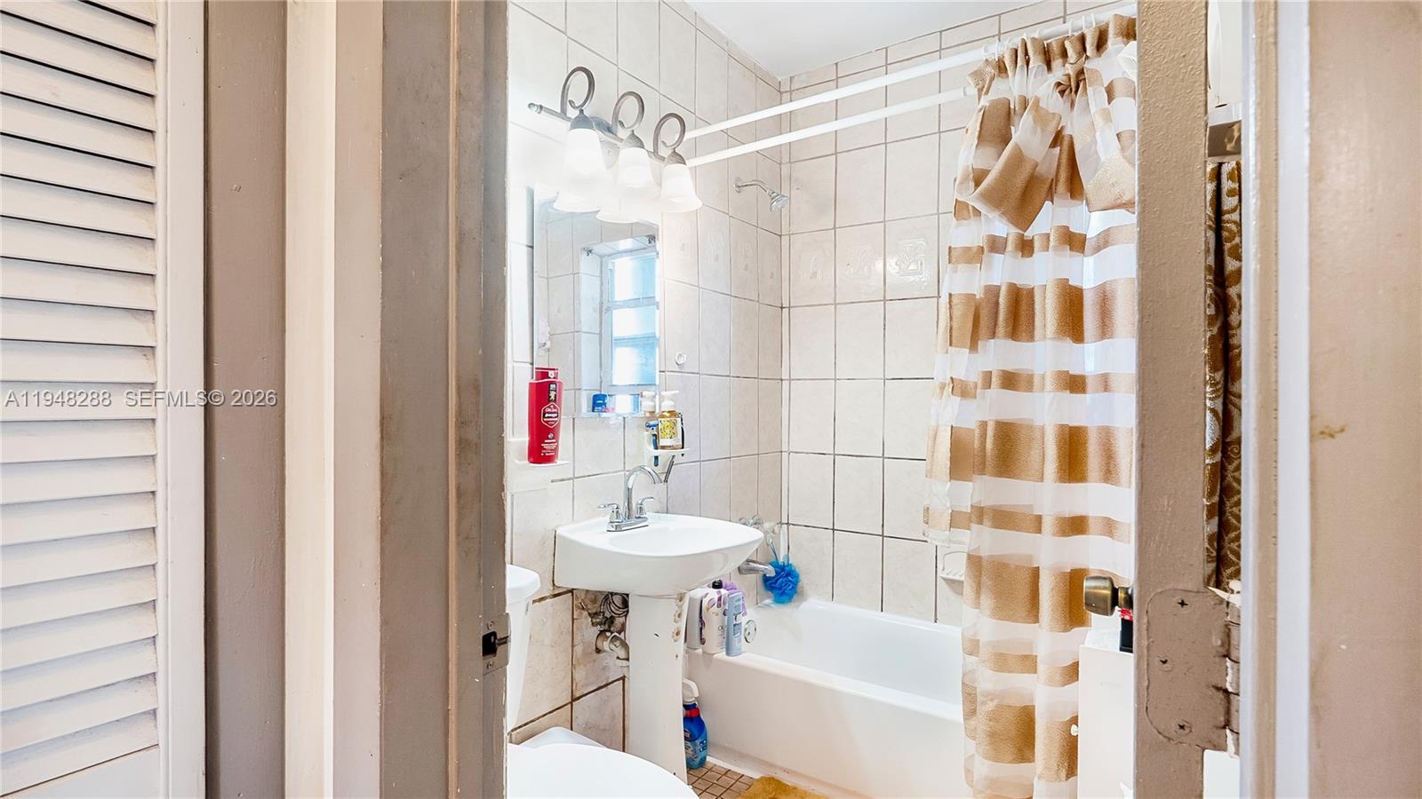 14421 Harrison St Miami, FL 33176