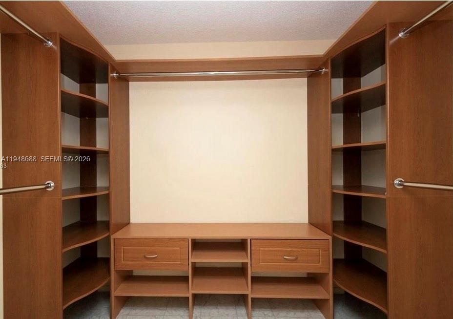 1780 NE 191st St #705-2 Miami, FL 33179