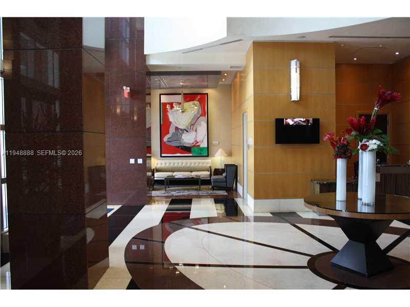 image Vizcayne North1