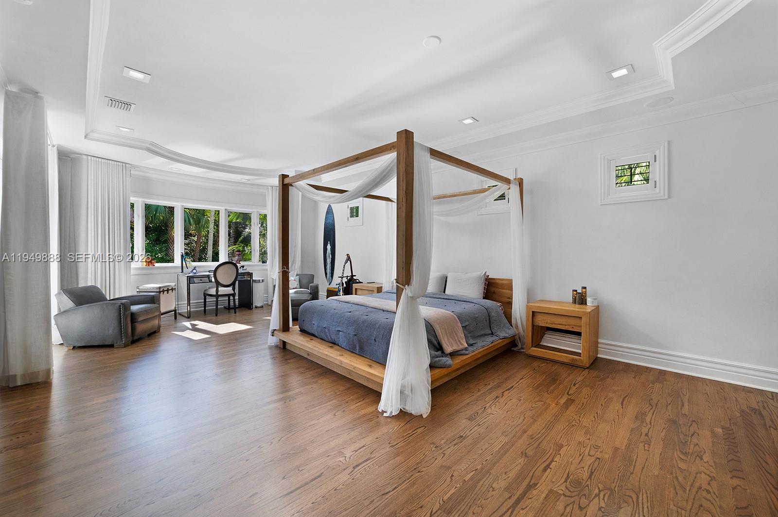 5002 SW 86th St Miami, FL 33143