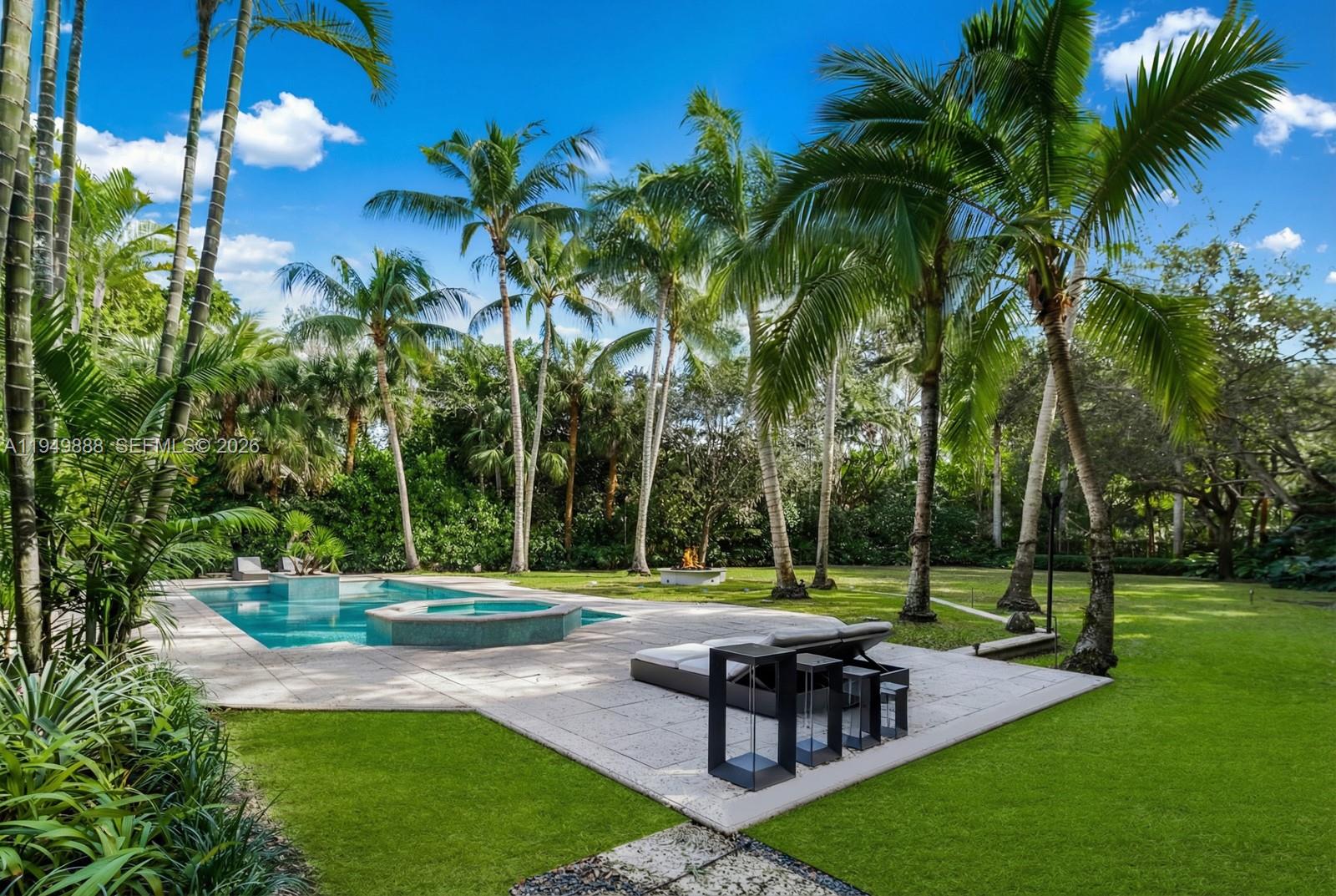 5002 SW 86th St Miami, FL 33143