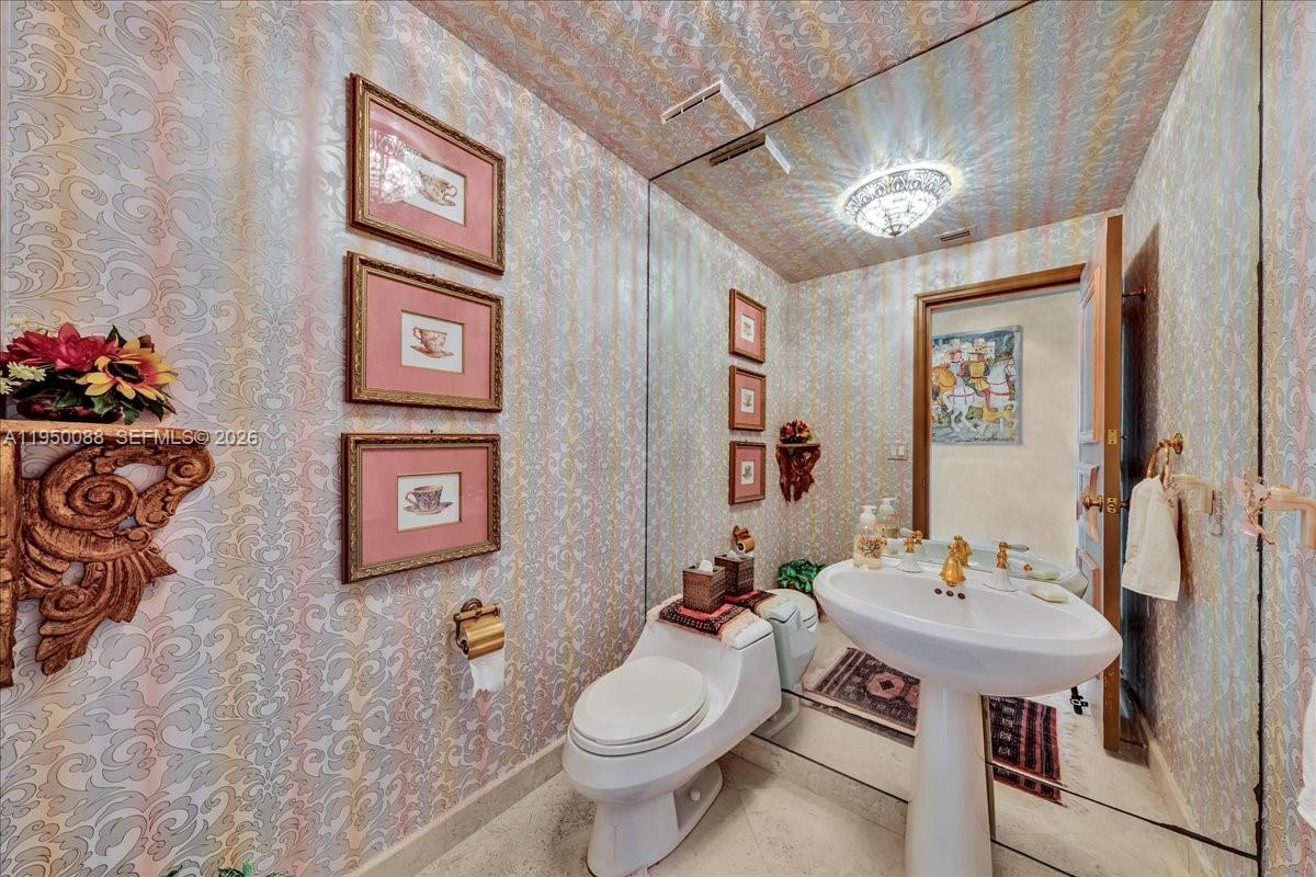 10101 Collins Ave #16B Bal Harbour, FL 33154