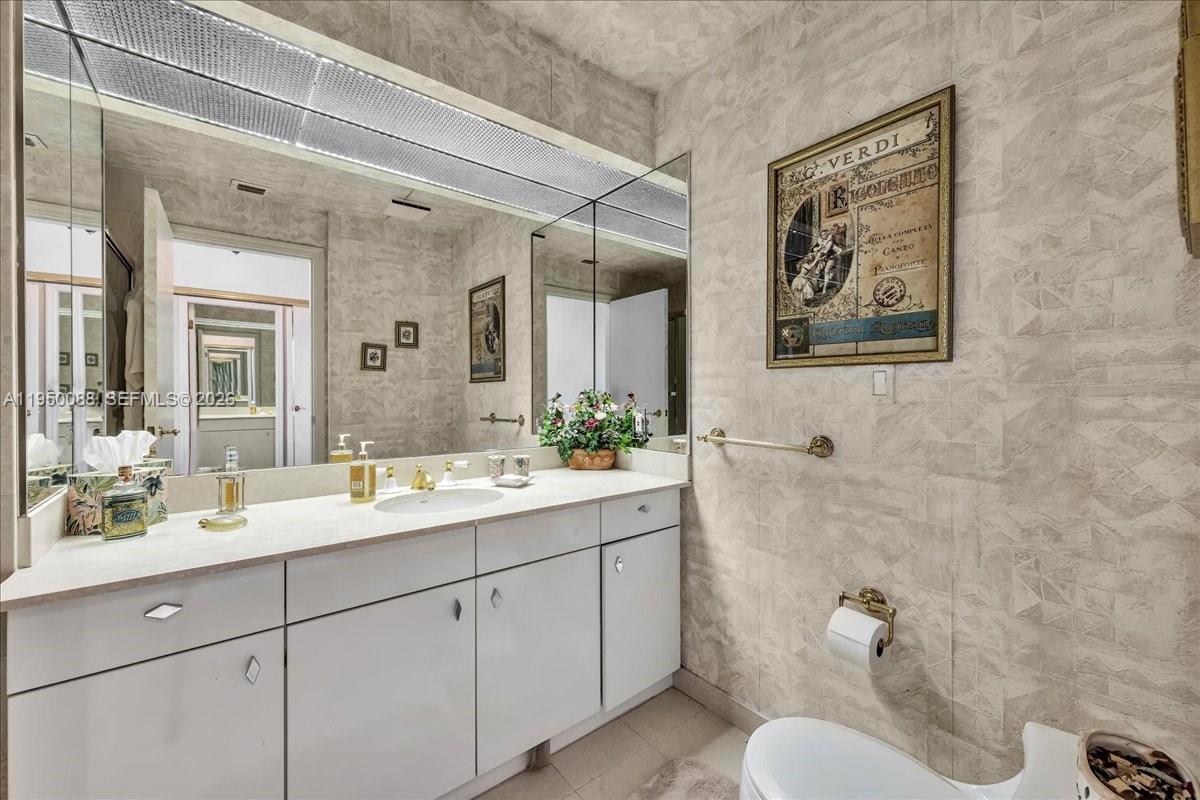 10101 Collins Ave #16B Bal Harbour, FL 33154