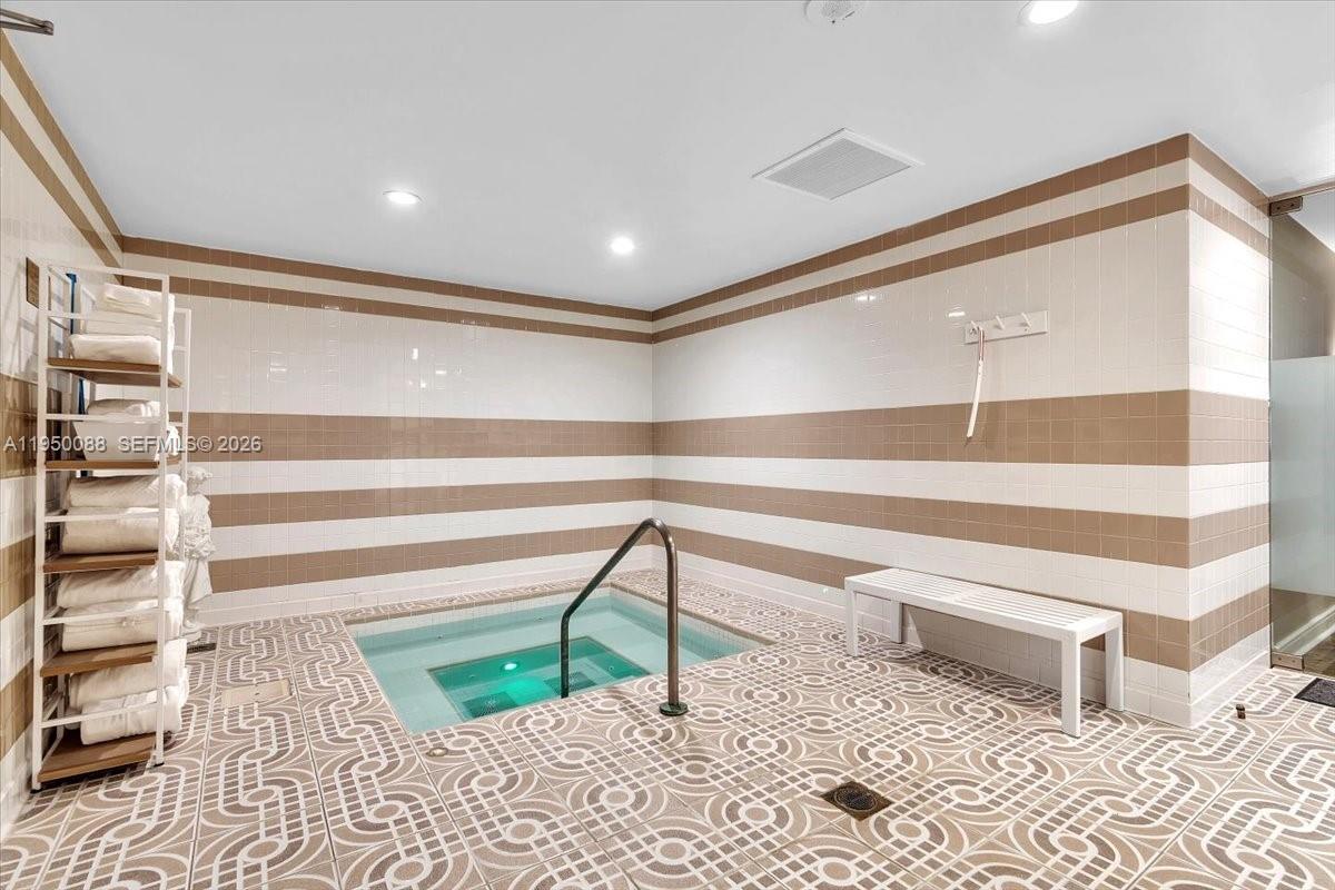 10101 Collins Ave #16B Bal Harbour, FL 33154