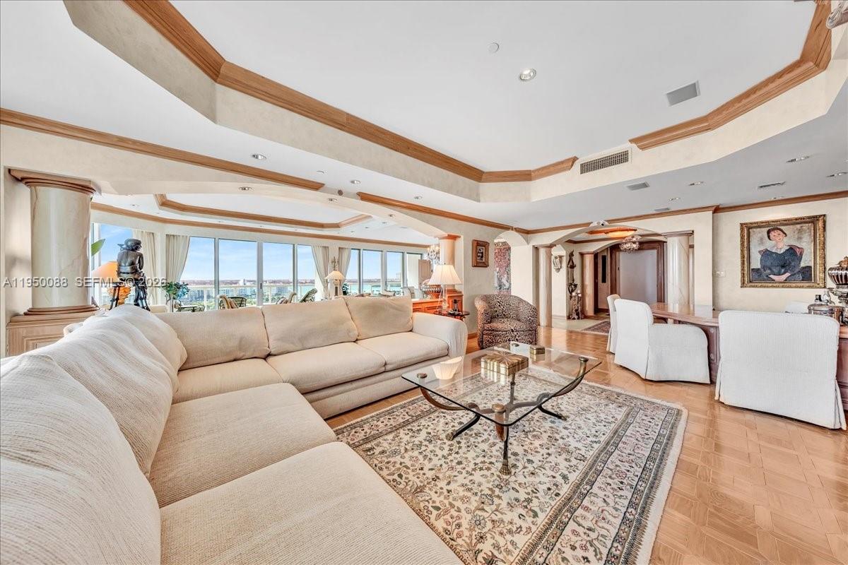 10101 Collins Ave #16B Bal Harbour, FL 33154