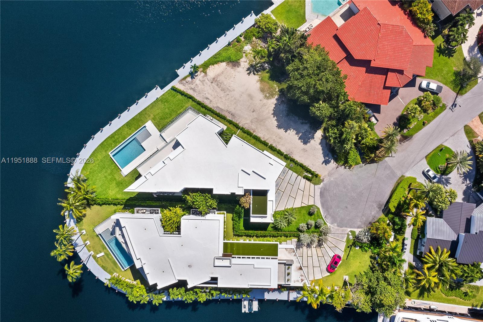 505 Palm Dr Hallandale Beach, FL 33009