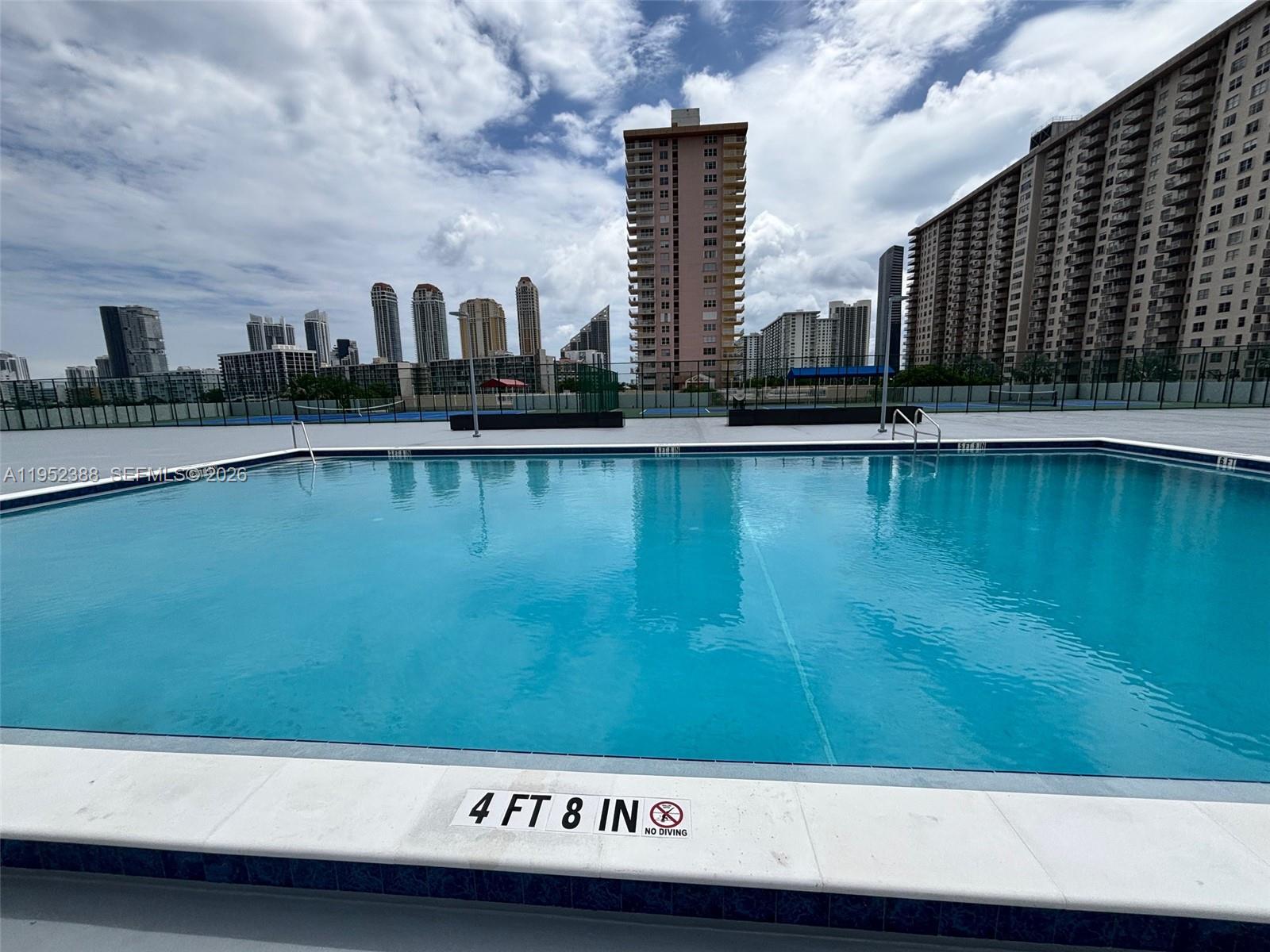 image Winston Towers 50053