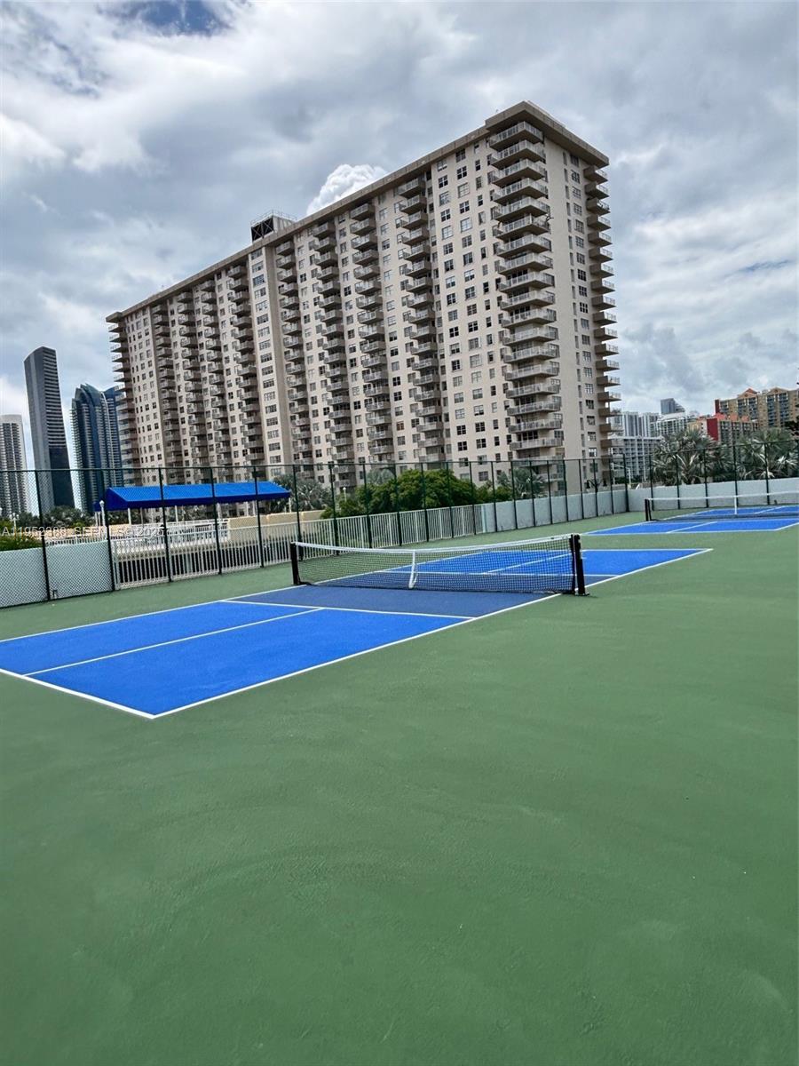 image Winston Towers 50057