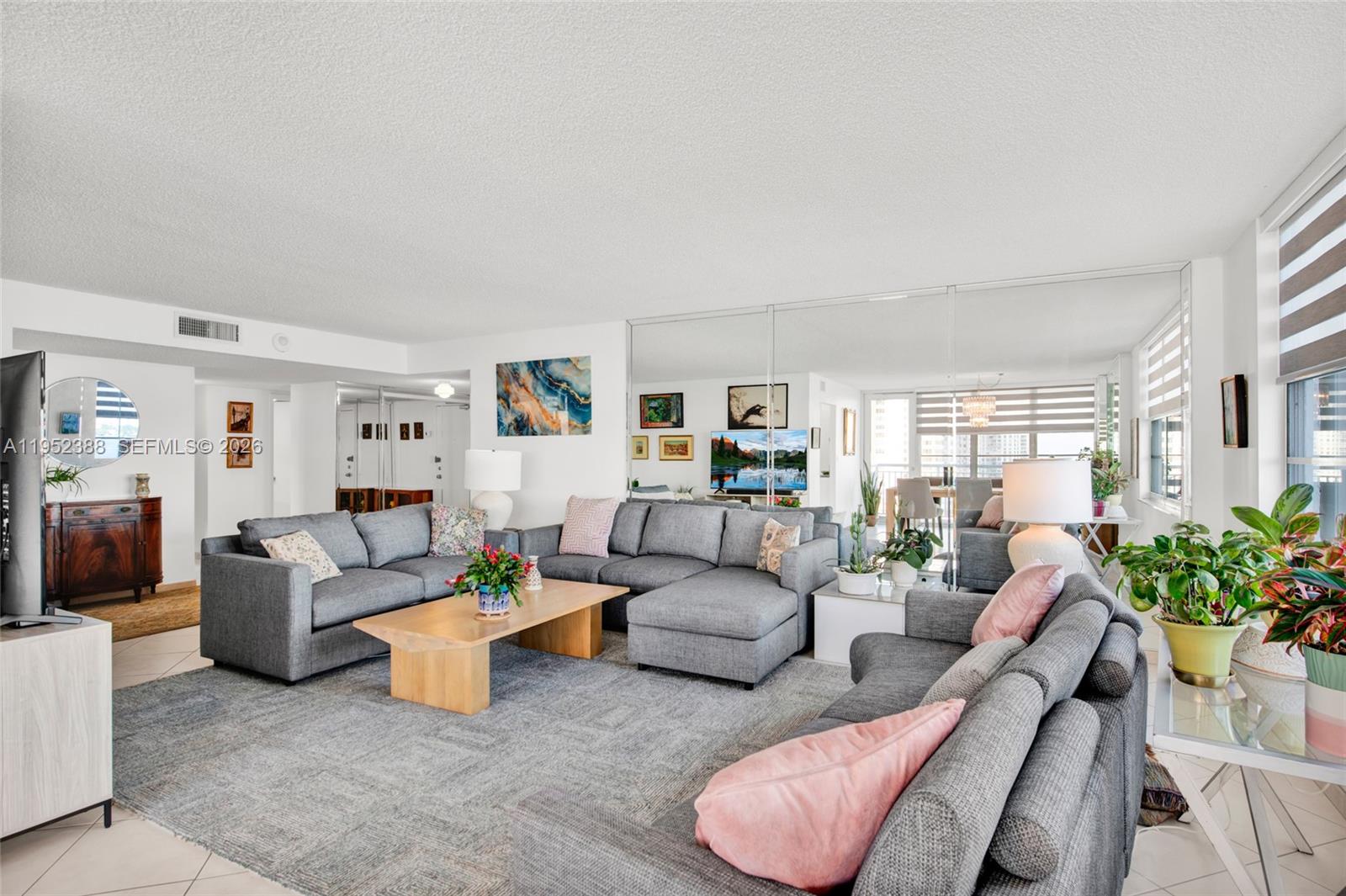 301 174th St #1018 Sunny Isles Beach, FL 33160