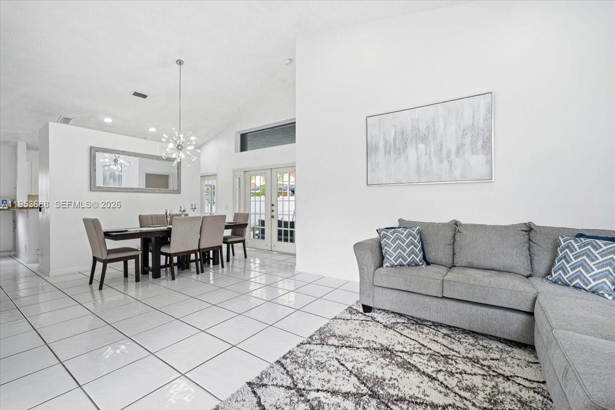 628 Stanton Dr Weston, FL 33326