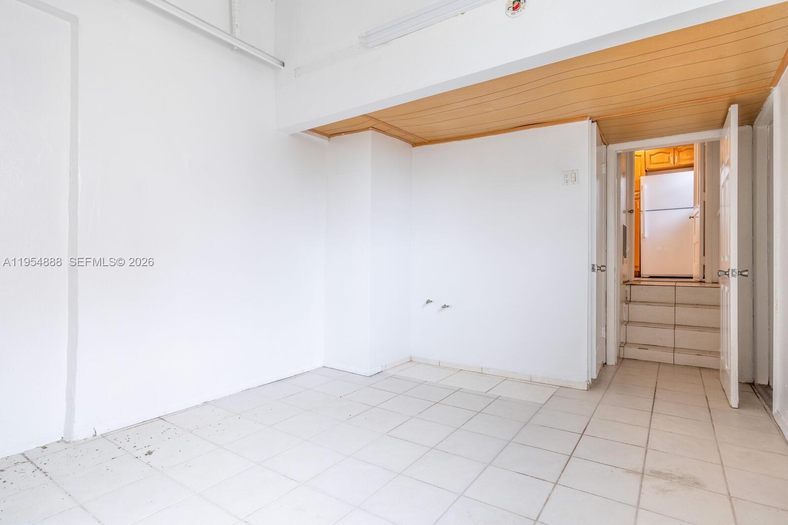 3050 NW 2nd St Miami, FL 33125