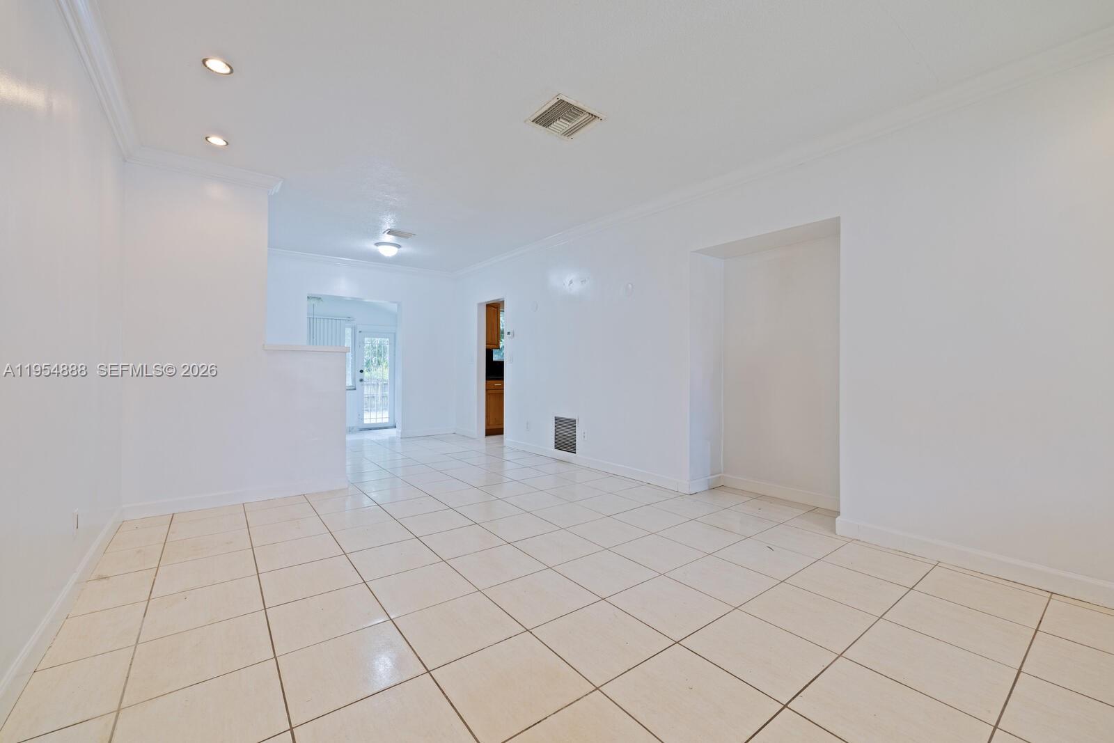 3050 NW 2nd St Miami, FL 33125