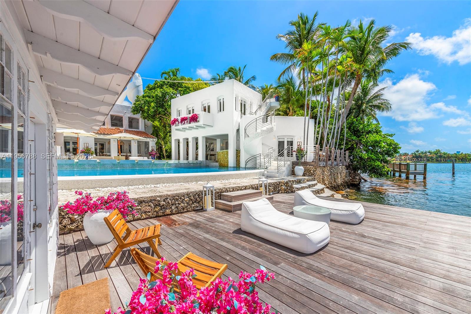 24 S Hibiscus Dr Miami Beach, FL 33139