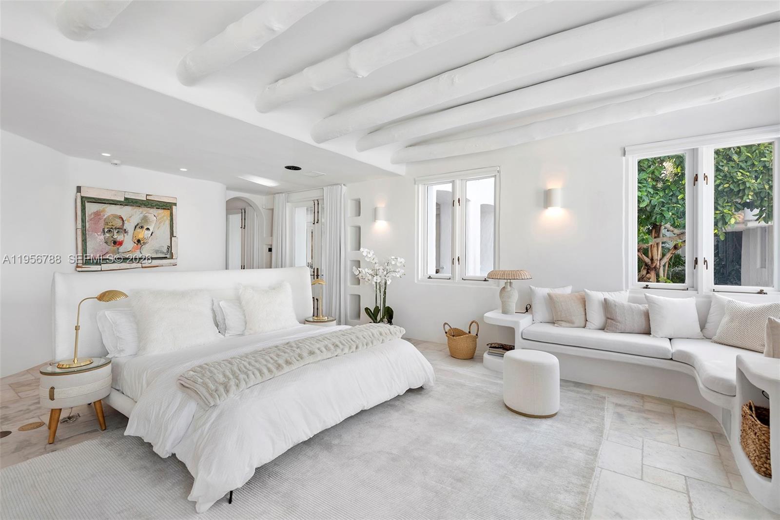 24 S Hibiscus Dr Miami Beach, FL 33139