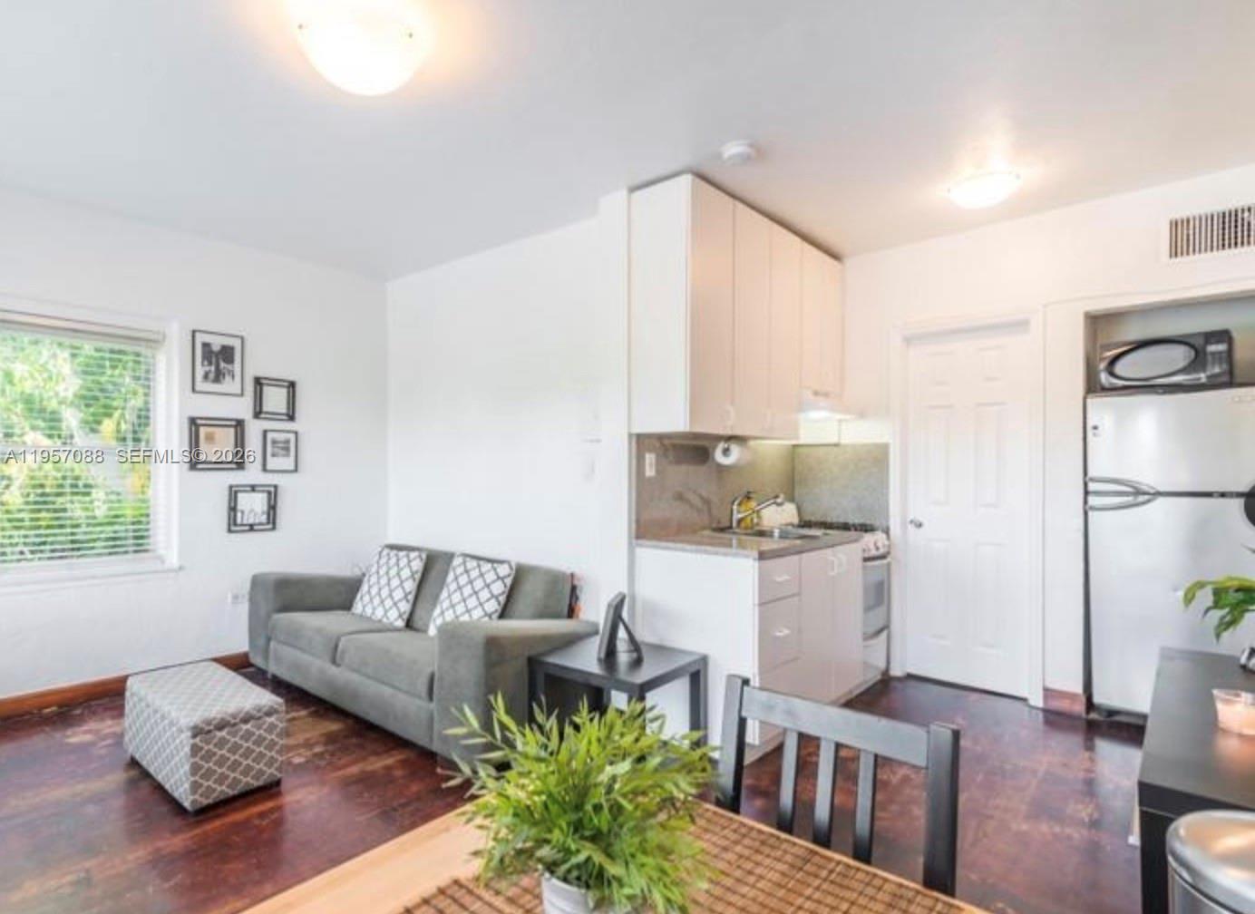 1555 Pennsylvania Ave #202 Miami Beach, FL 33139