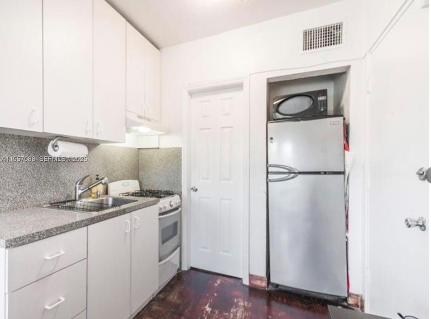 1555 Pennsylvania Ave #202 Miami Beach, FL 33139