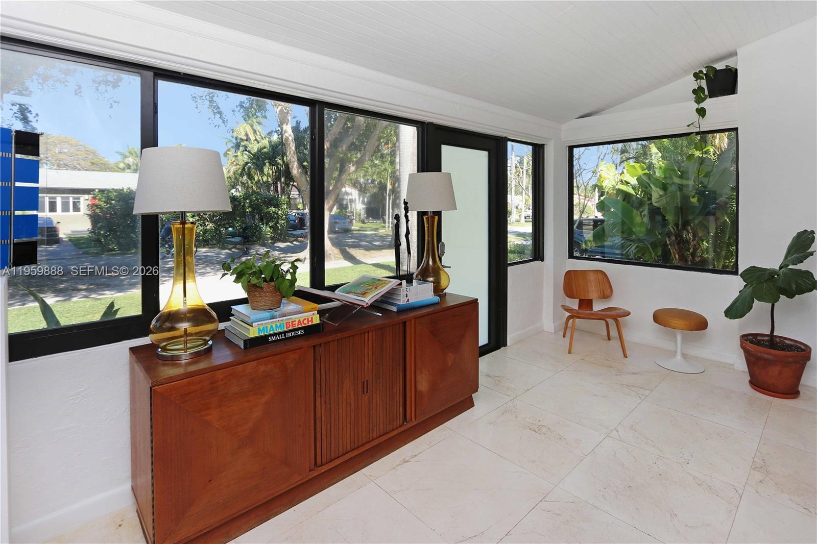 1516 Mayo St Hollywood, FL 33020